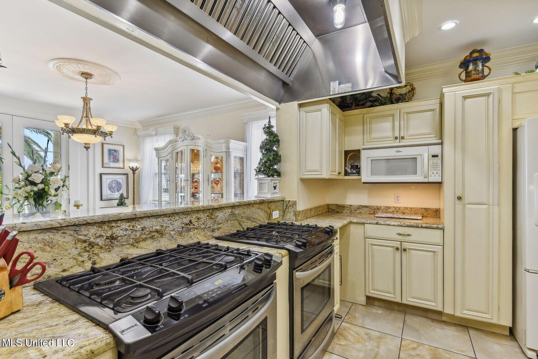 120 W Scenic Drive Property Photo 24