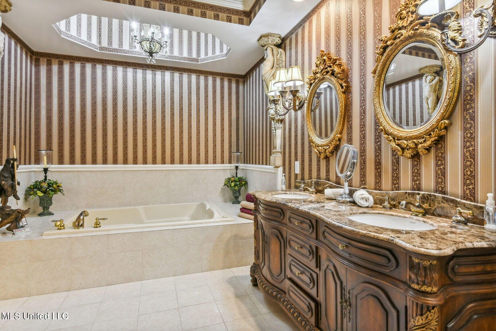 120 W Scenic Drive Property Photo 42