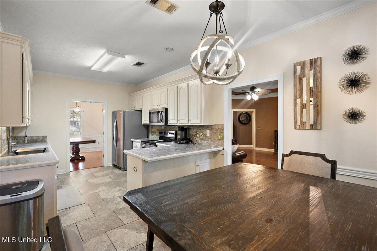 5980 Baxter Drive Property Photo 11