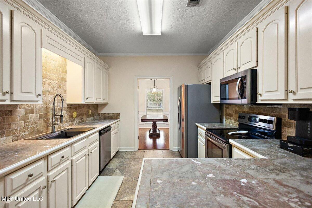 5980 Baxter Drive Property Photo 13