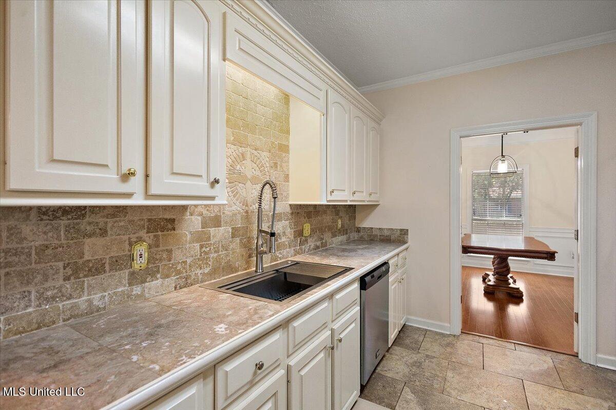 5980 Baxter Drive Property Photo 14