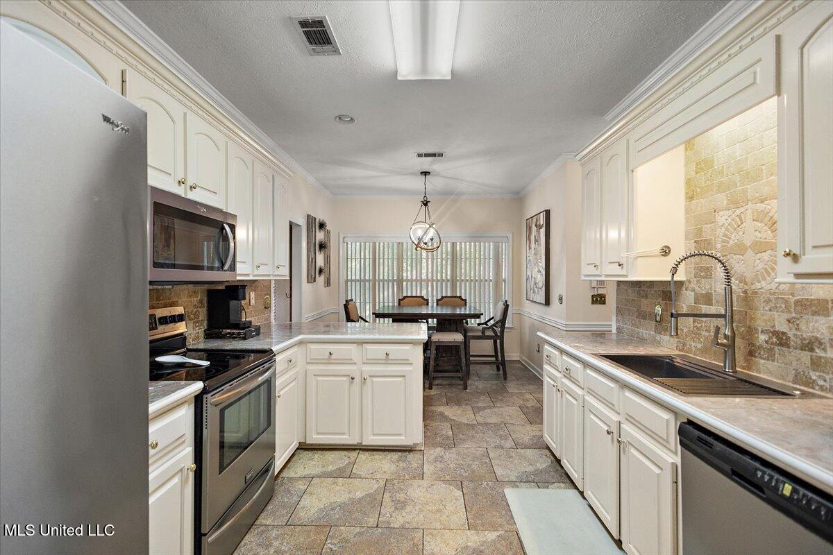 5980 Baxter Drive Property Photo 15