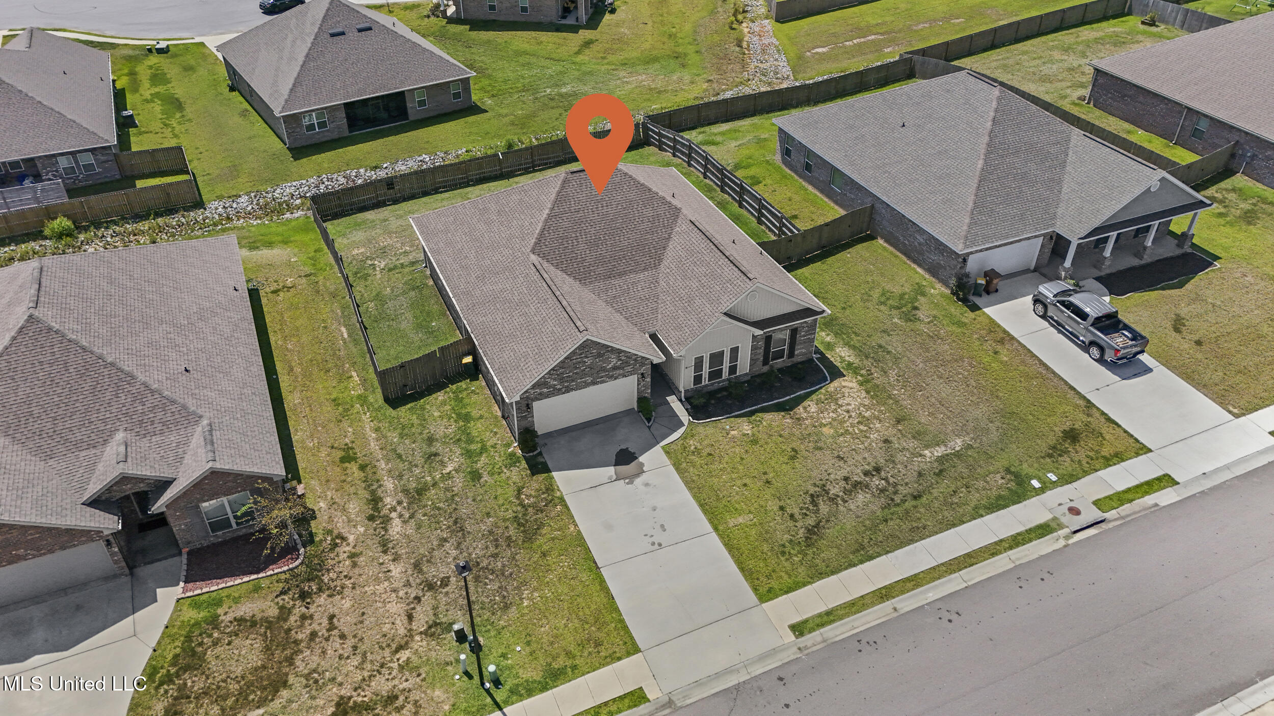 15224 Windmill Ridge Parkway Property Photo 3