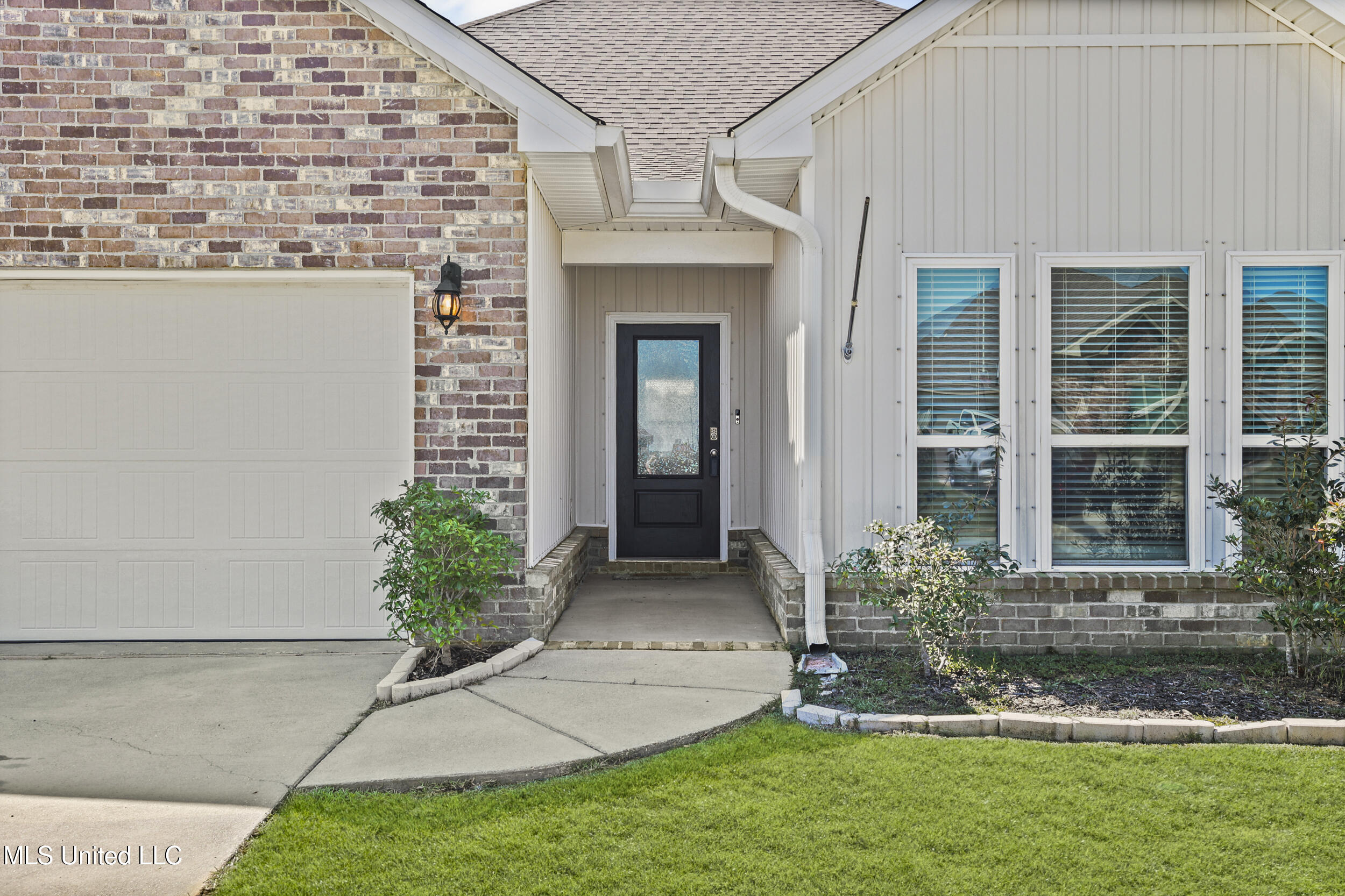 15224 Windmill Ridge Parkway Property Photo 4