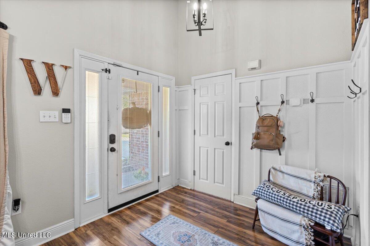 15049 Cedar Springs Drive Property Photo 5