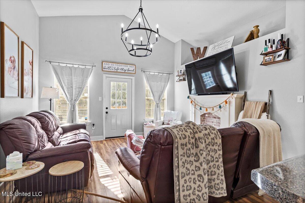 15049 Cedar Springs Drive Property Photo 9