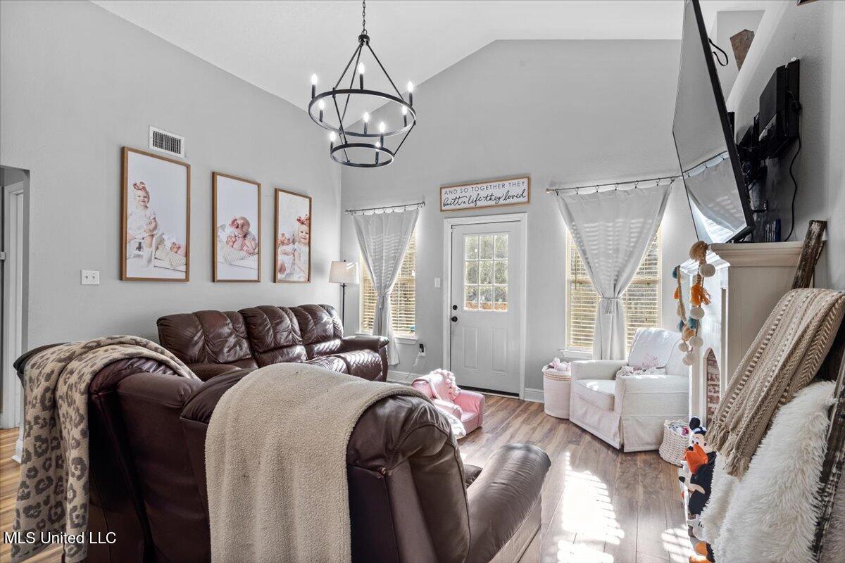 15049 Cedar Springs Drive Property Photo 10