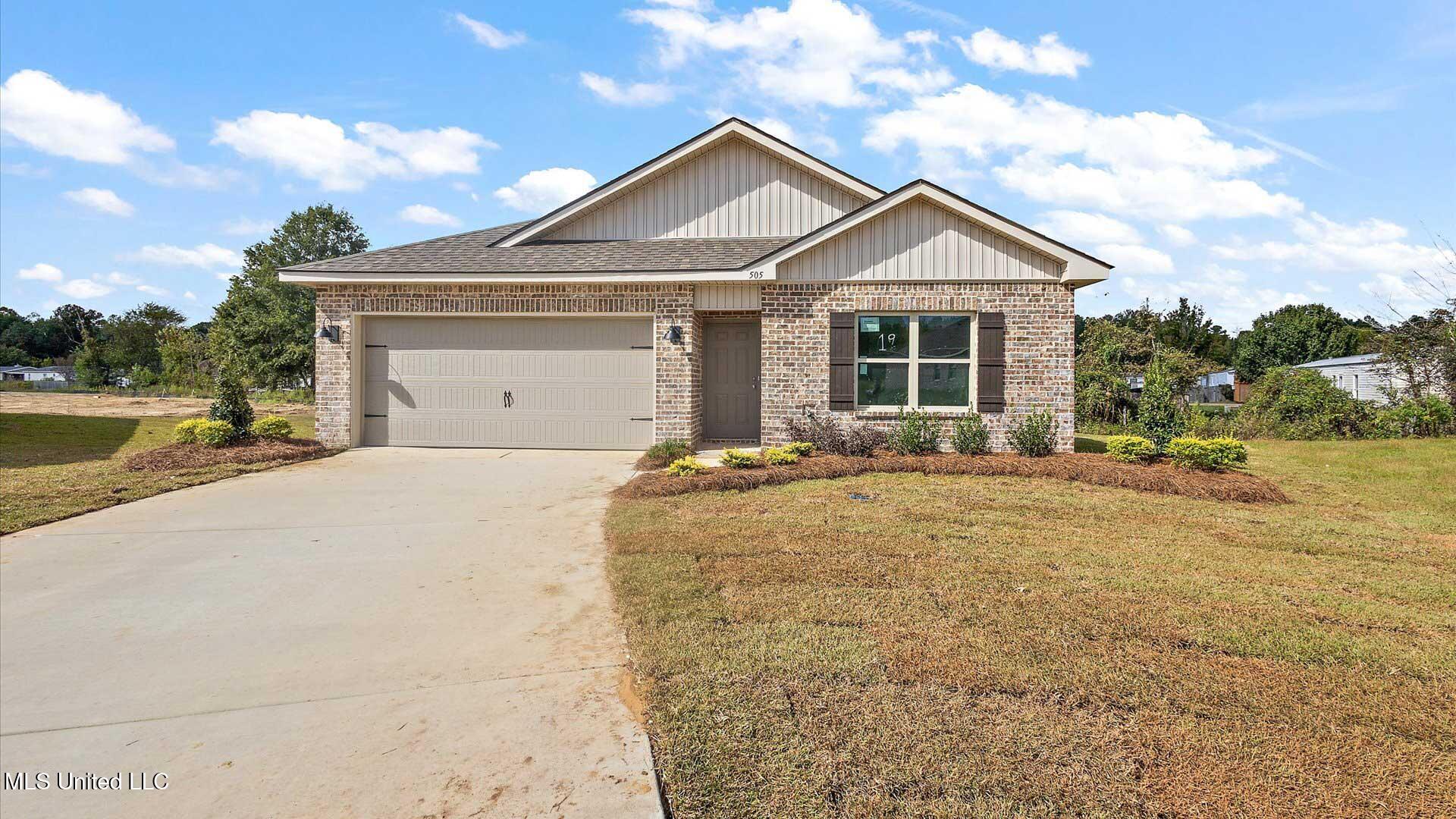 313 Cedar Crest Drive Property Photo 1