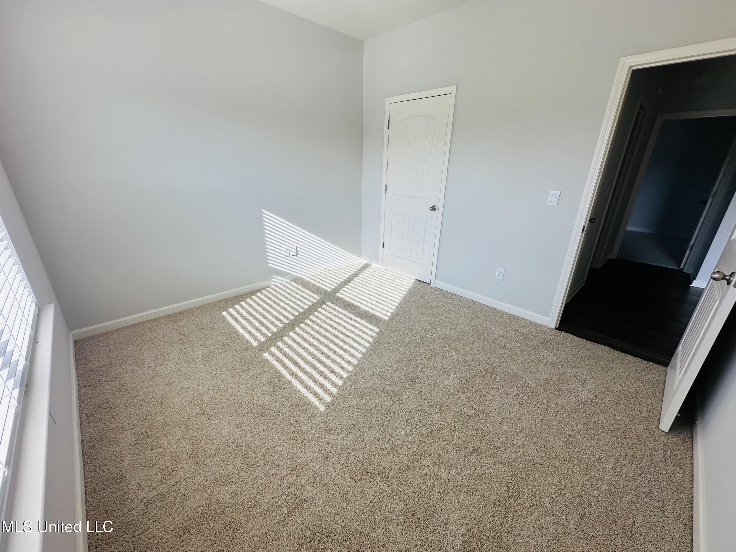 87 Banks Boulevard Property Photo 3