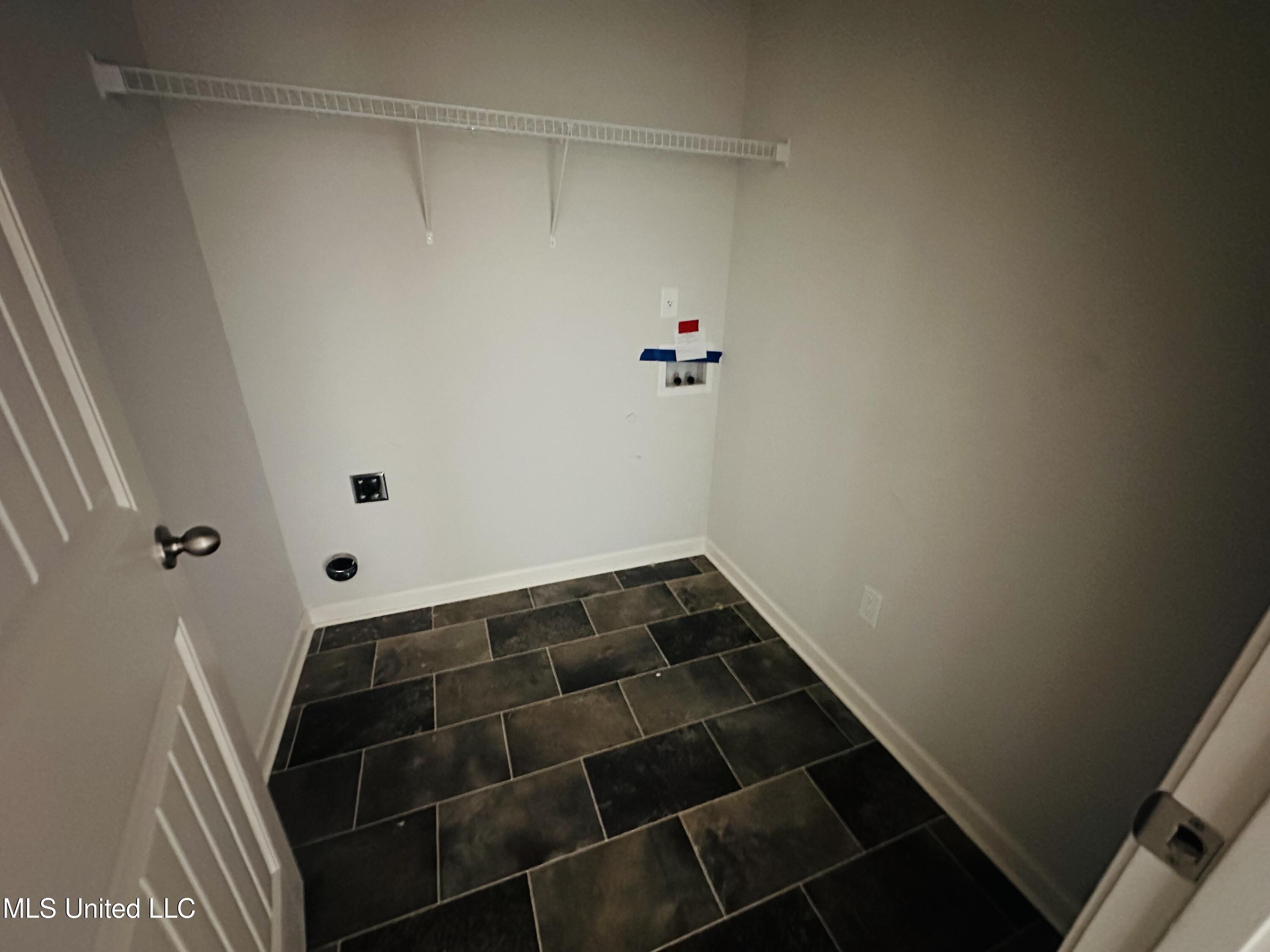 87 Banks Boulevard Property Photo 7