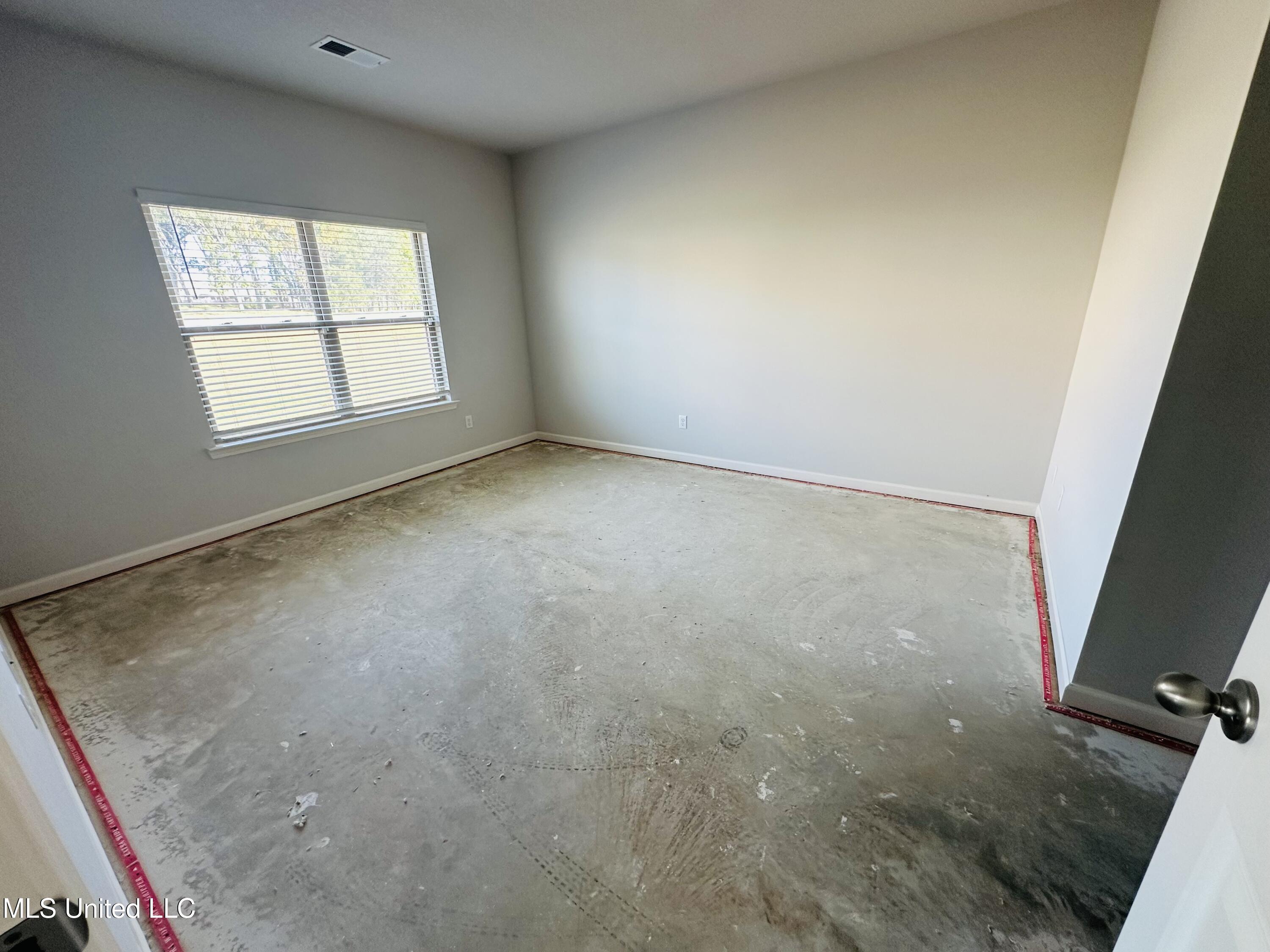 87 Banks Boulevard Property Photo 12