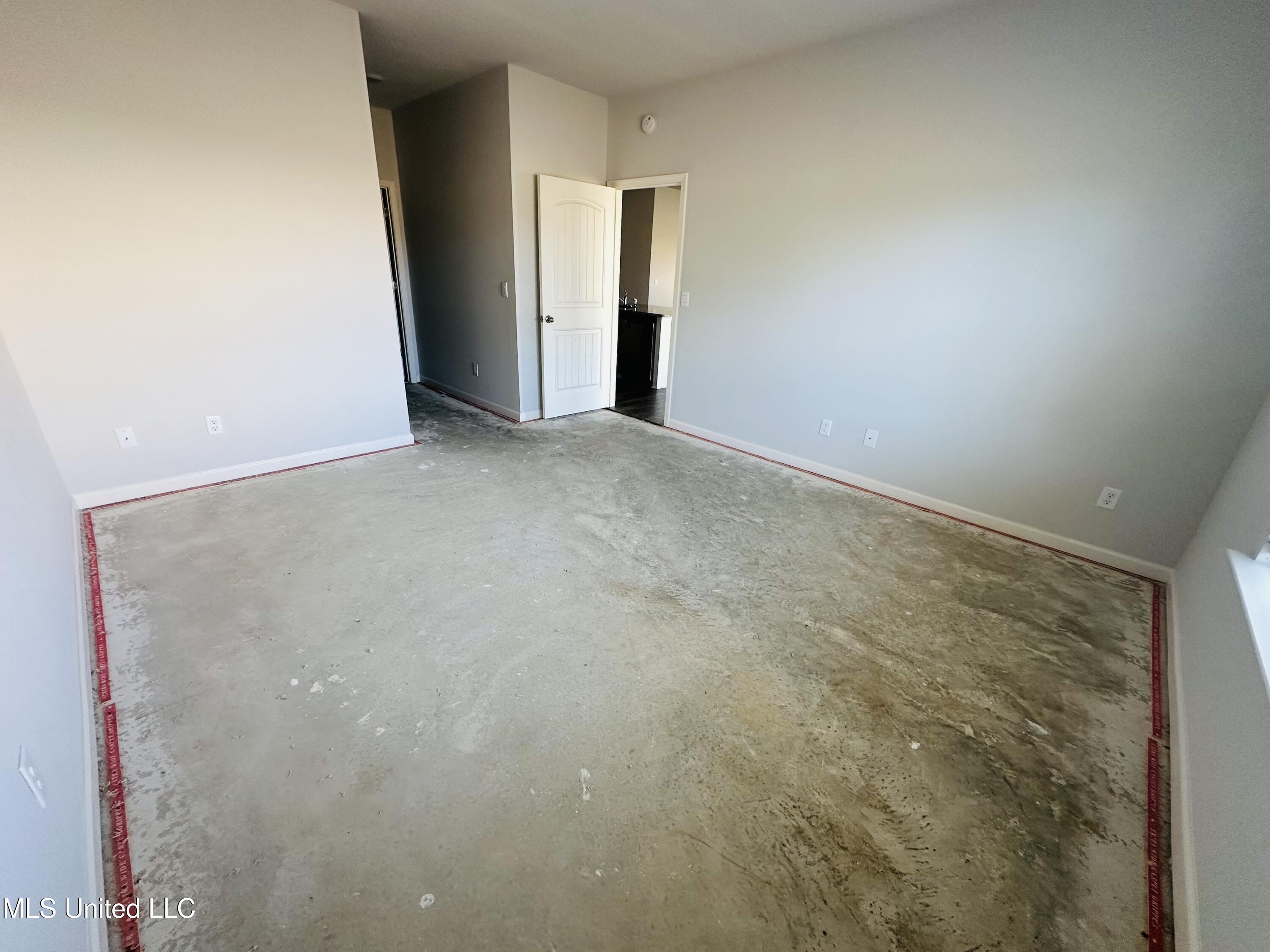 87 Banks Boulevard Property Photo 13