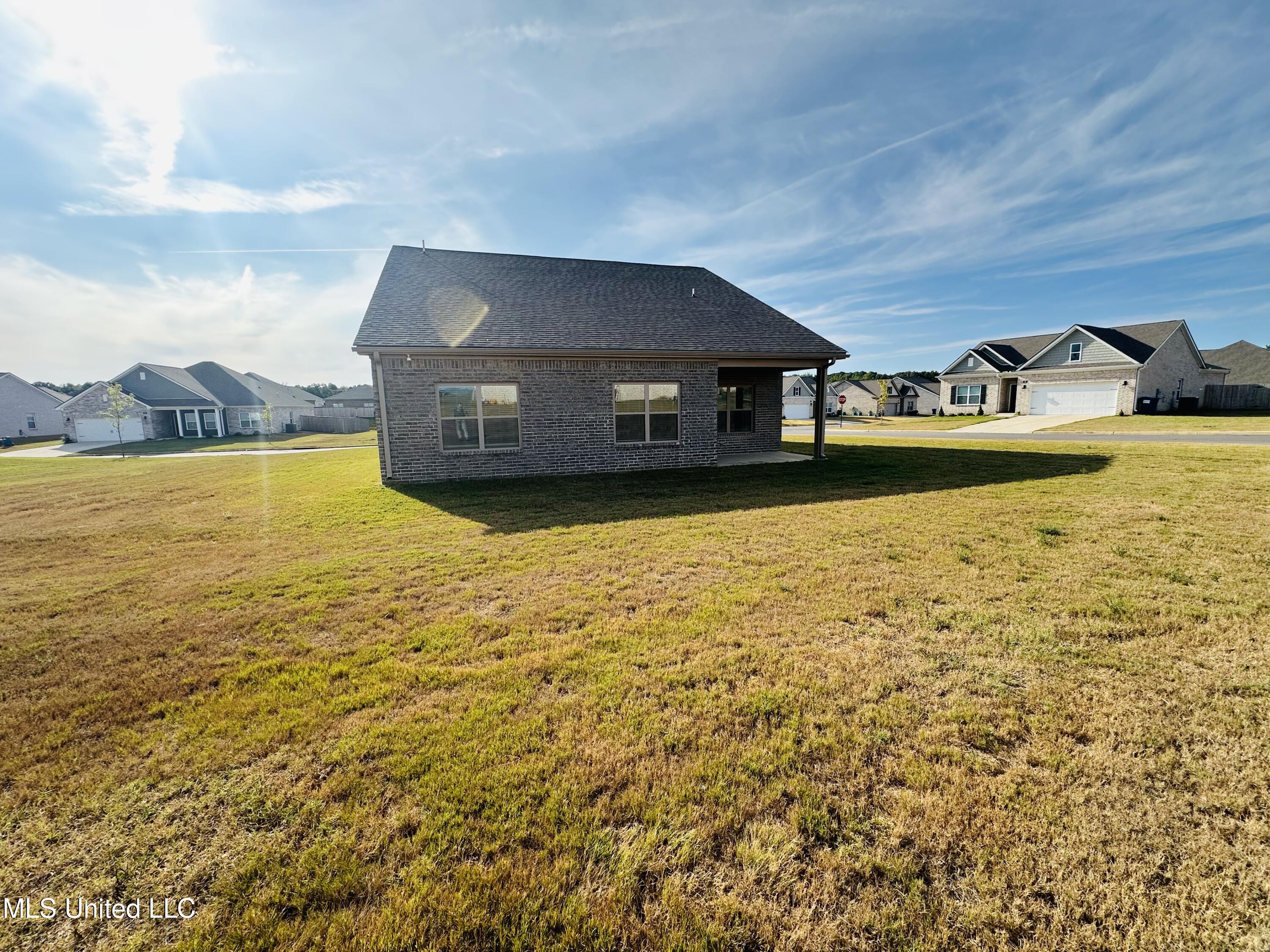 87 Banks Boulevard Property Photo 15