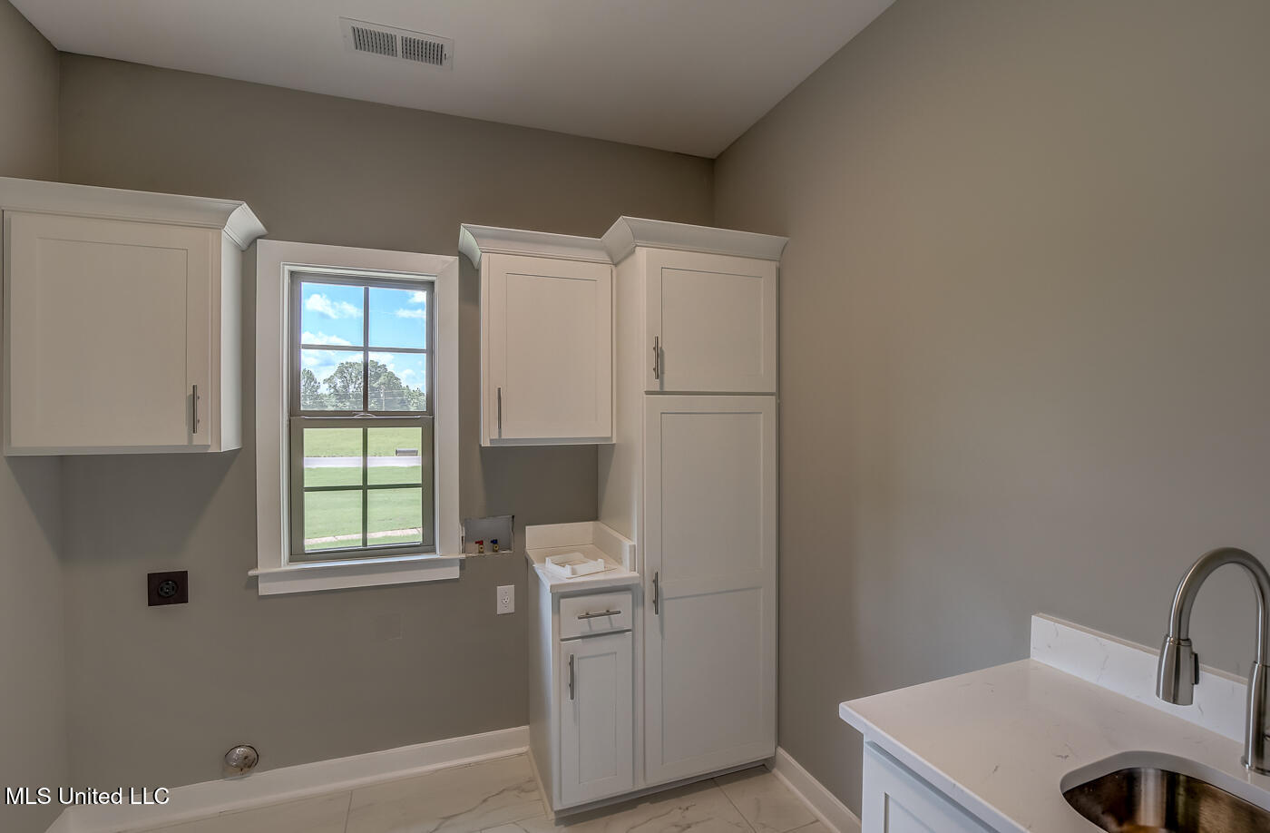 1634 Tributary Drive Property Photo 10