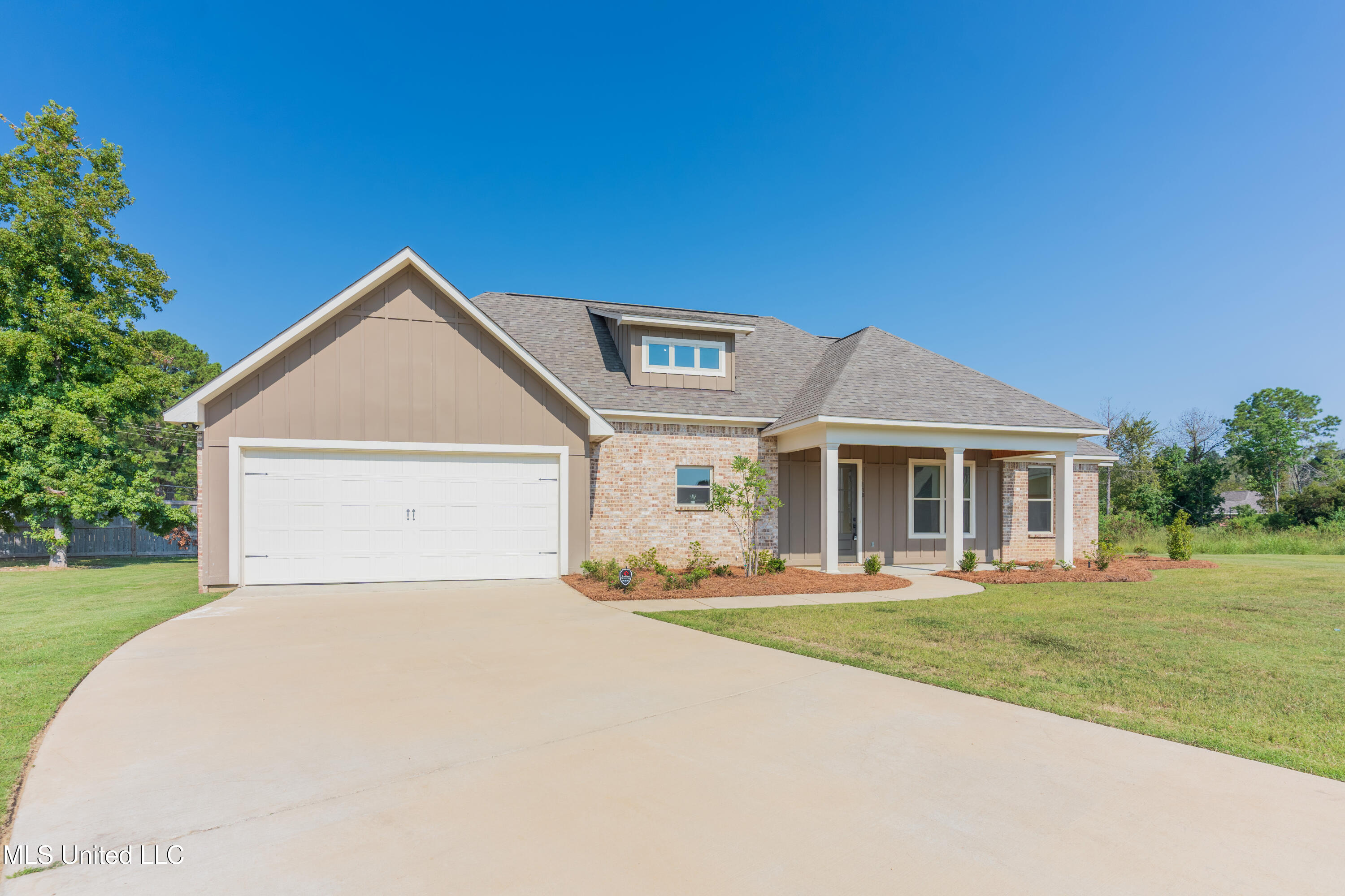 118 Trace Pointe Place Property Photo 3