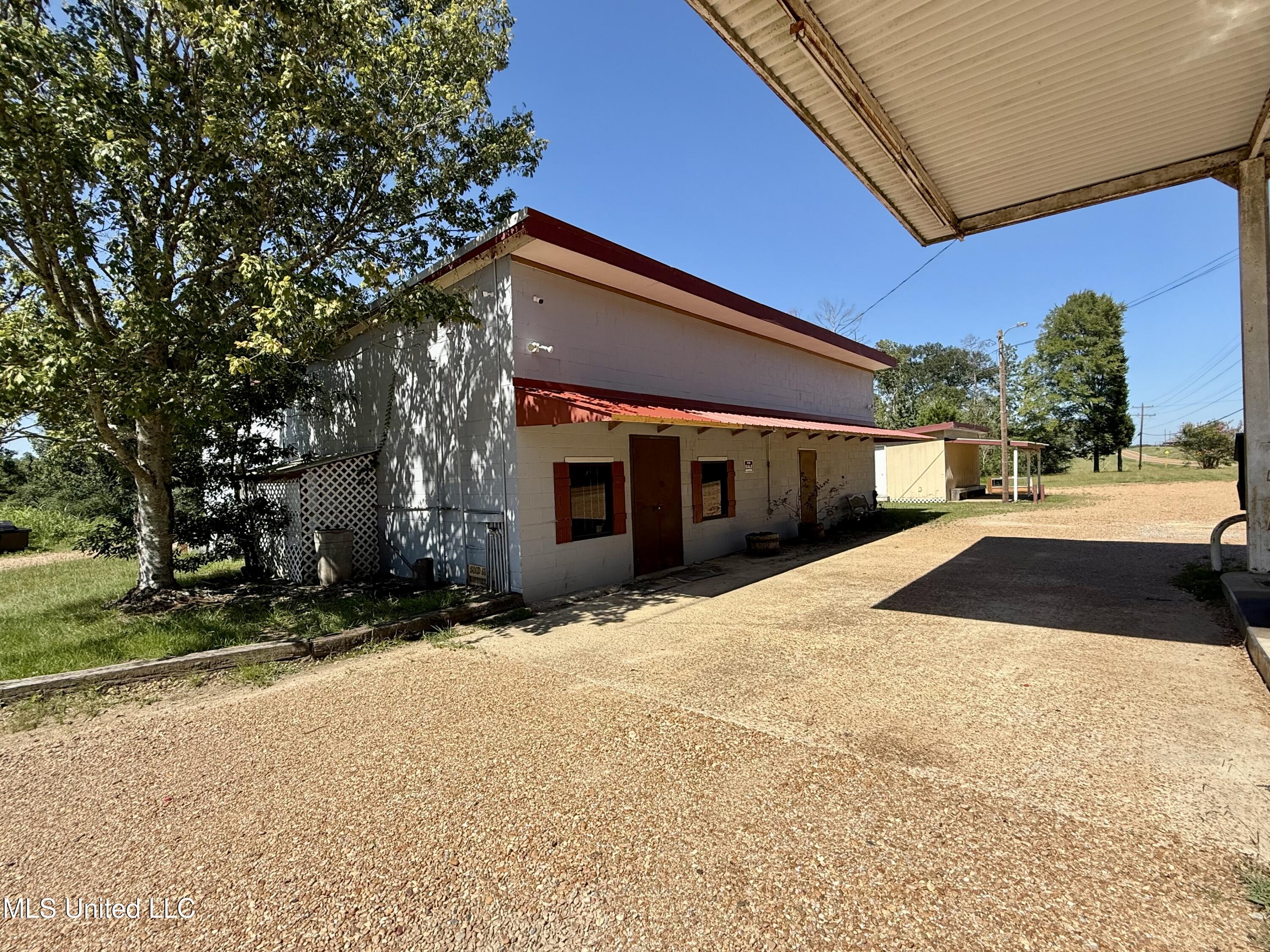1681 Ms 550 Property Photo 1