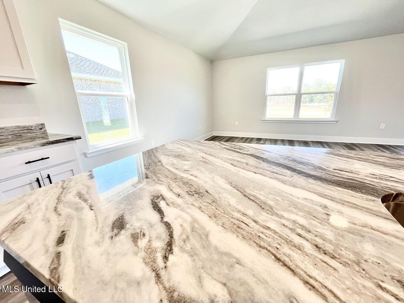 14954 Fritz Circle Property Photo 4