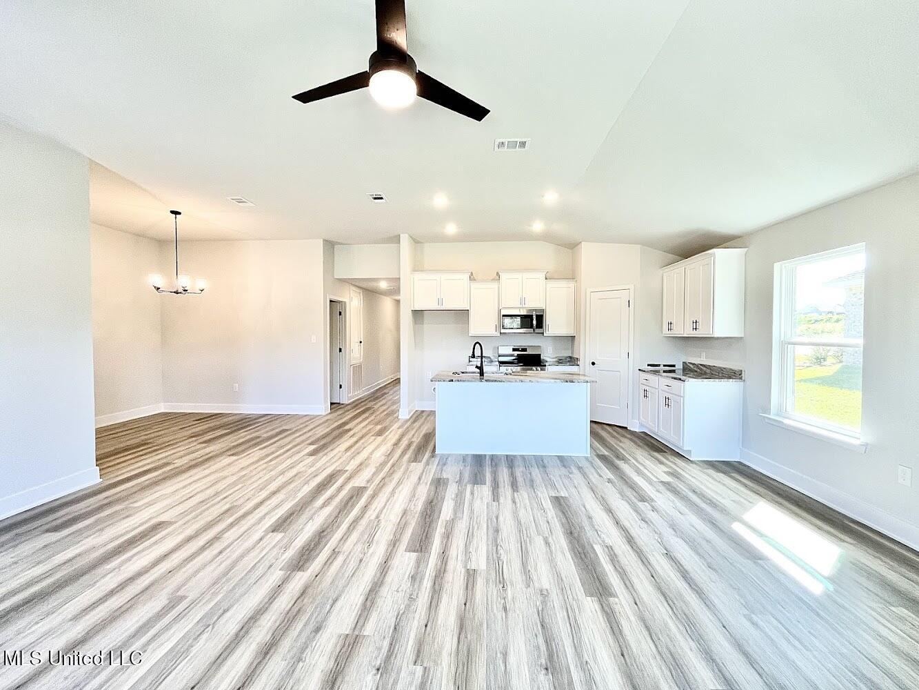 14954 Fritz Circle Property Photo 9