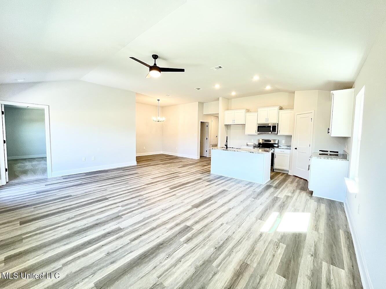 14954 Fritz Circle Property Photo 10