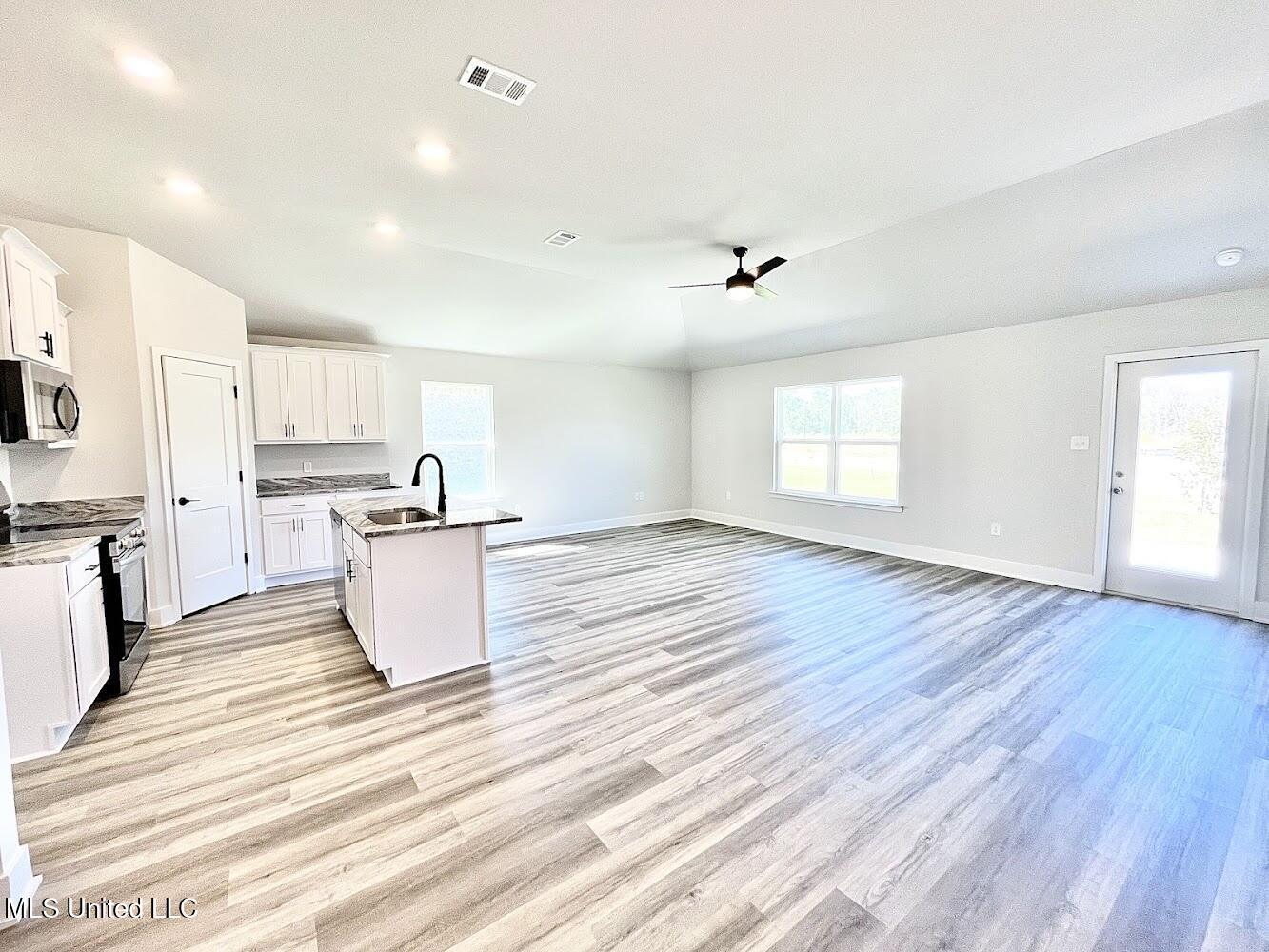 14954 Fritz Circle Property Photo 12