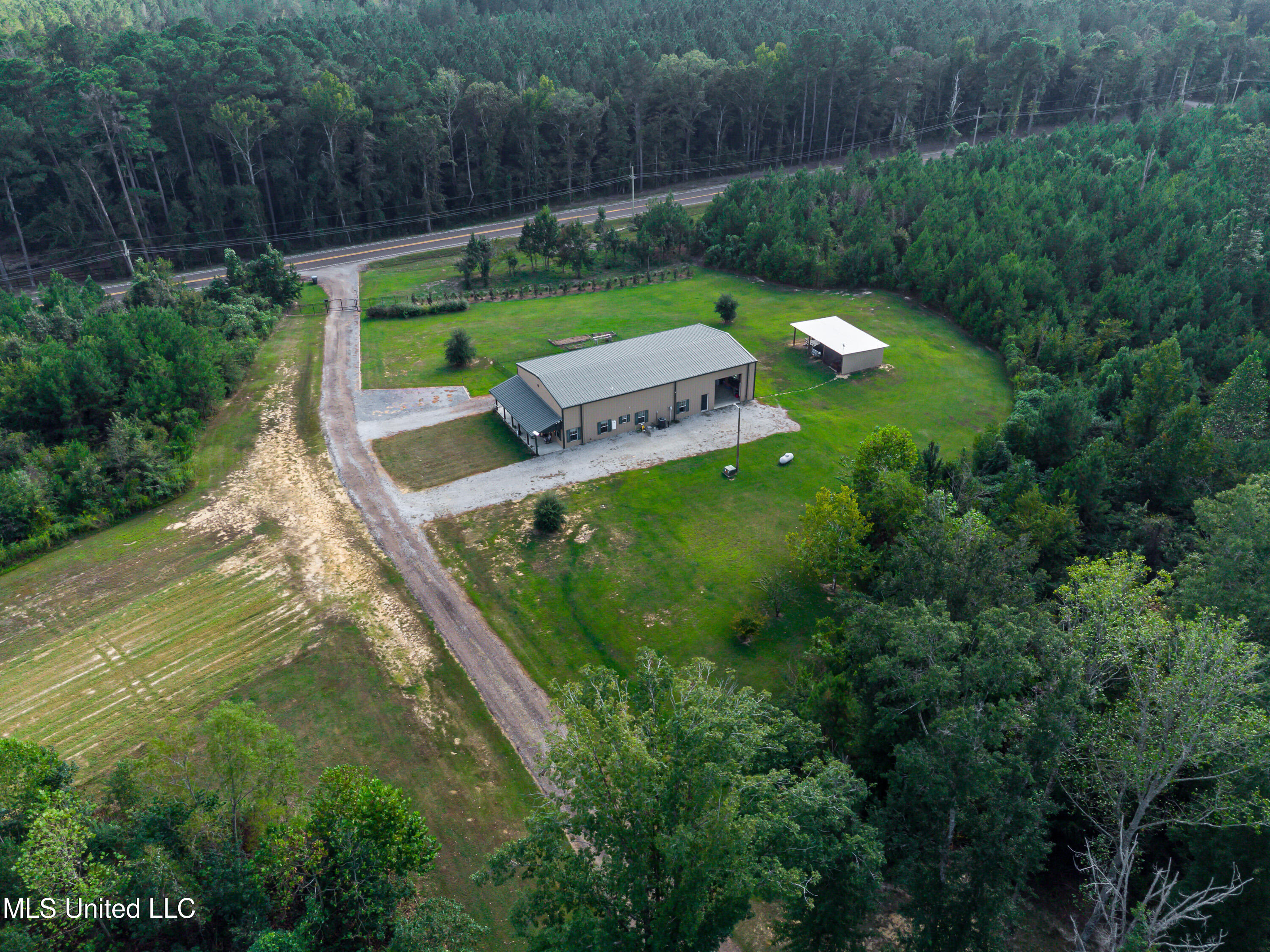 1998 Ms-16 West Property Photo 2