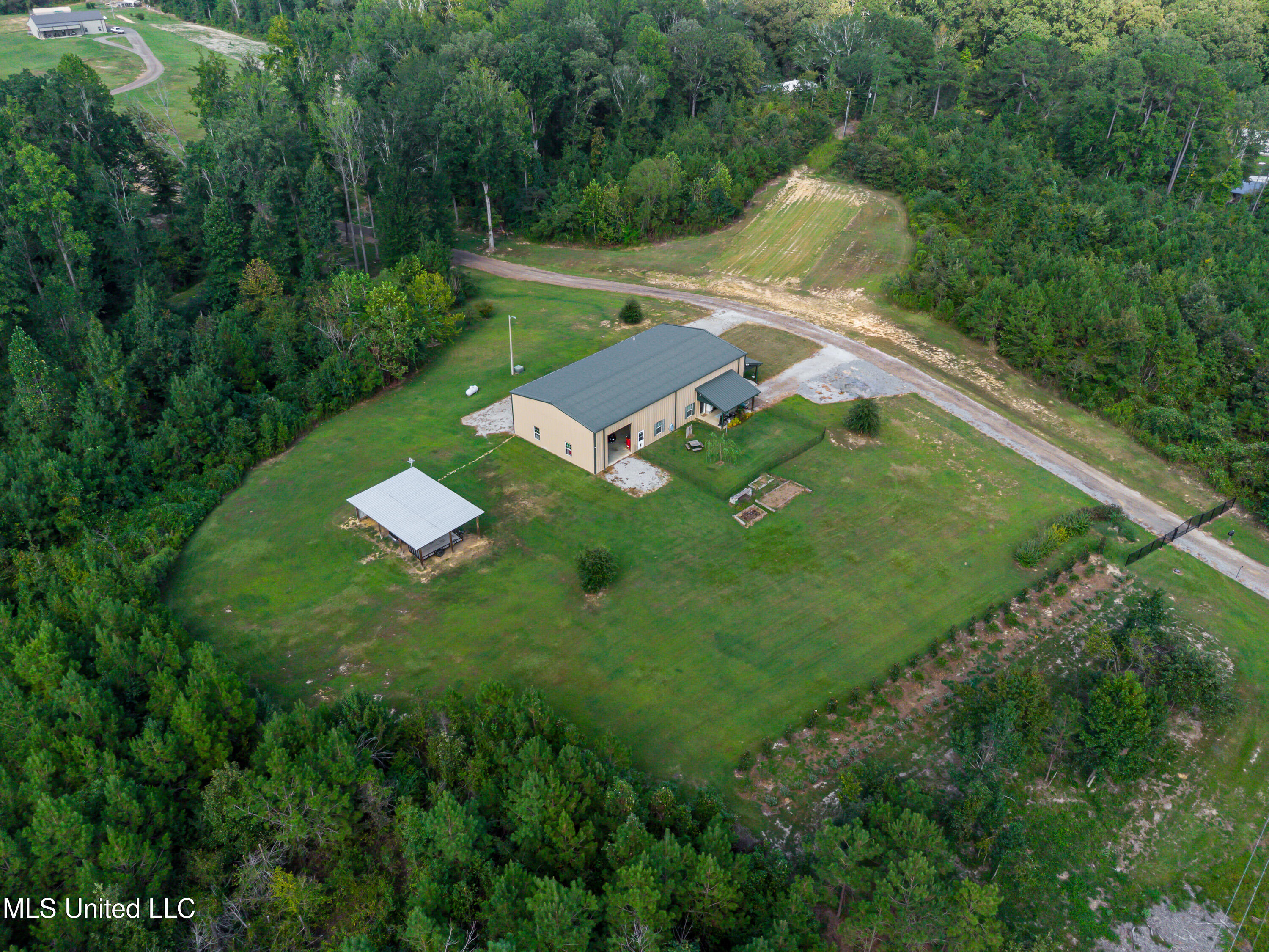 1998 Ms-16 West Property Photo 3