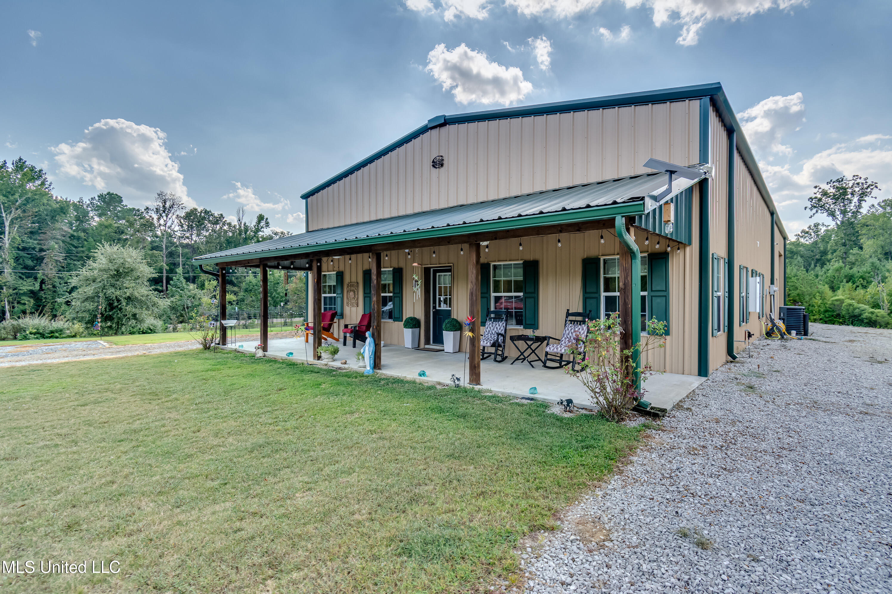 1998 Ms-16 West Property Photo 4