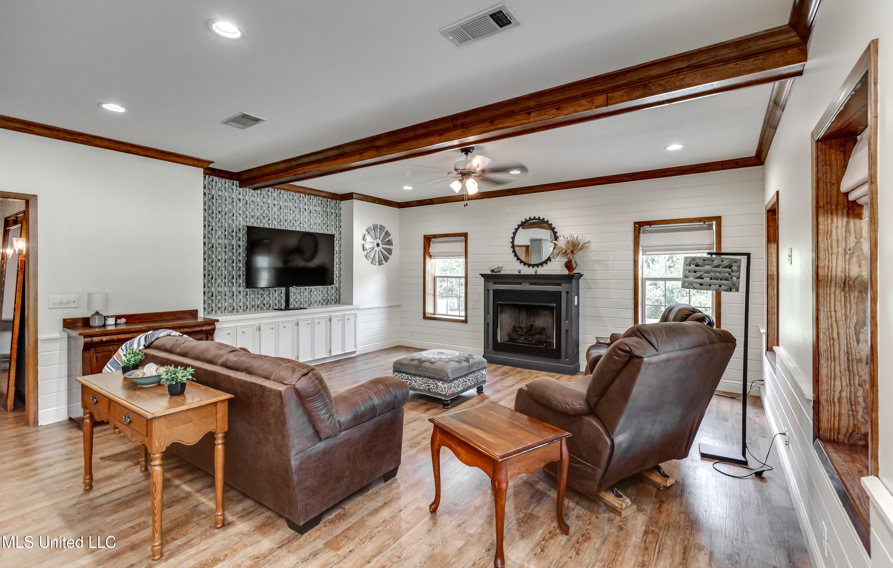 1998 Ms-16 West Property Photo 8