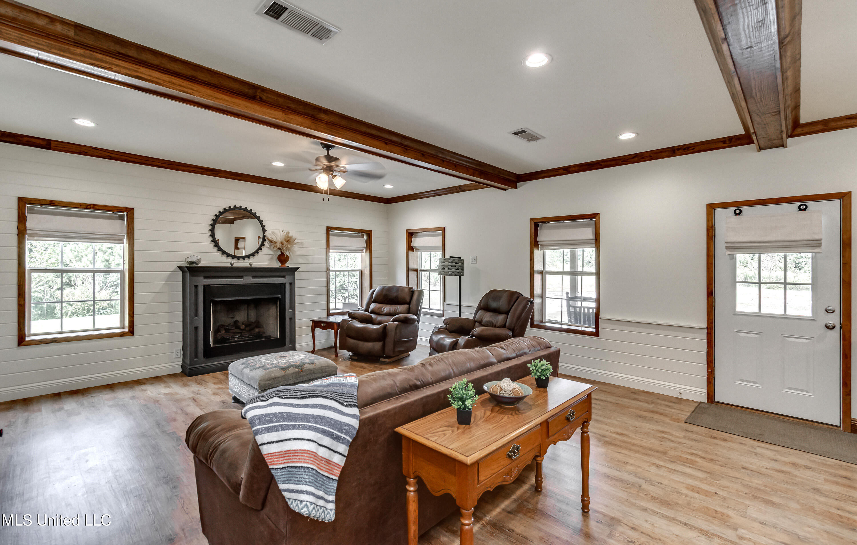 1998 Ms-16 West Property Photo 9