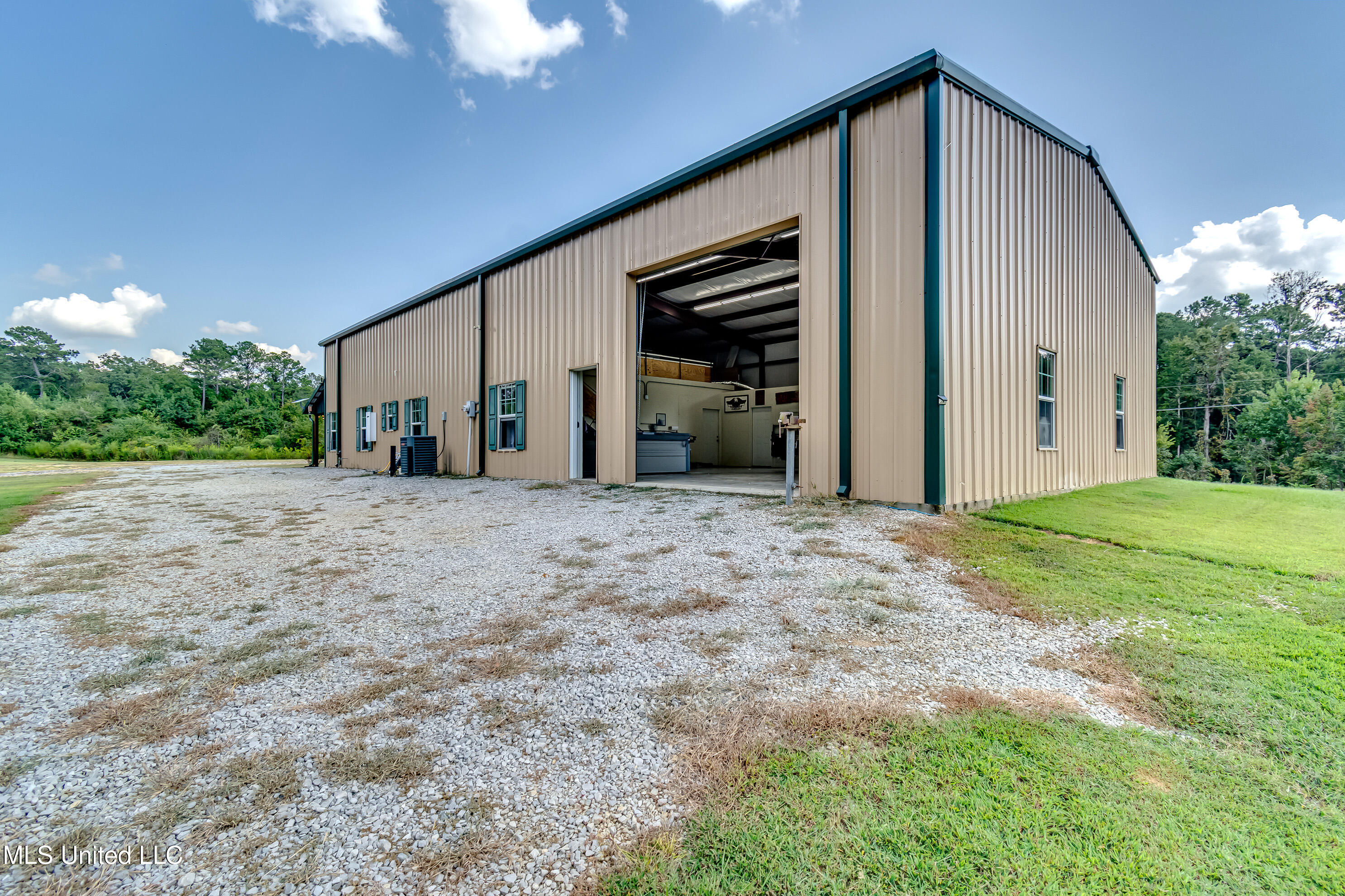 1998 Ms-16 West Property Photo 16