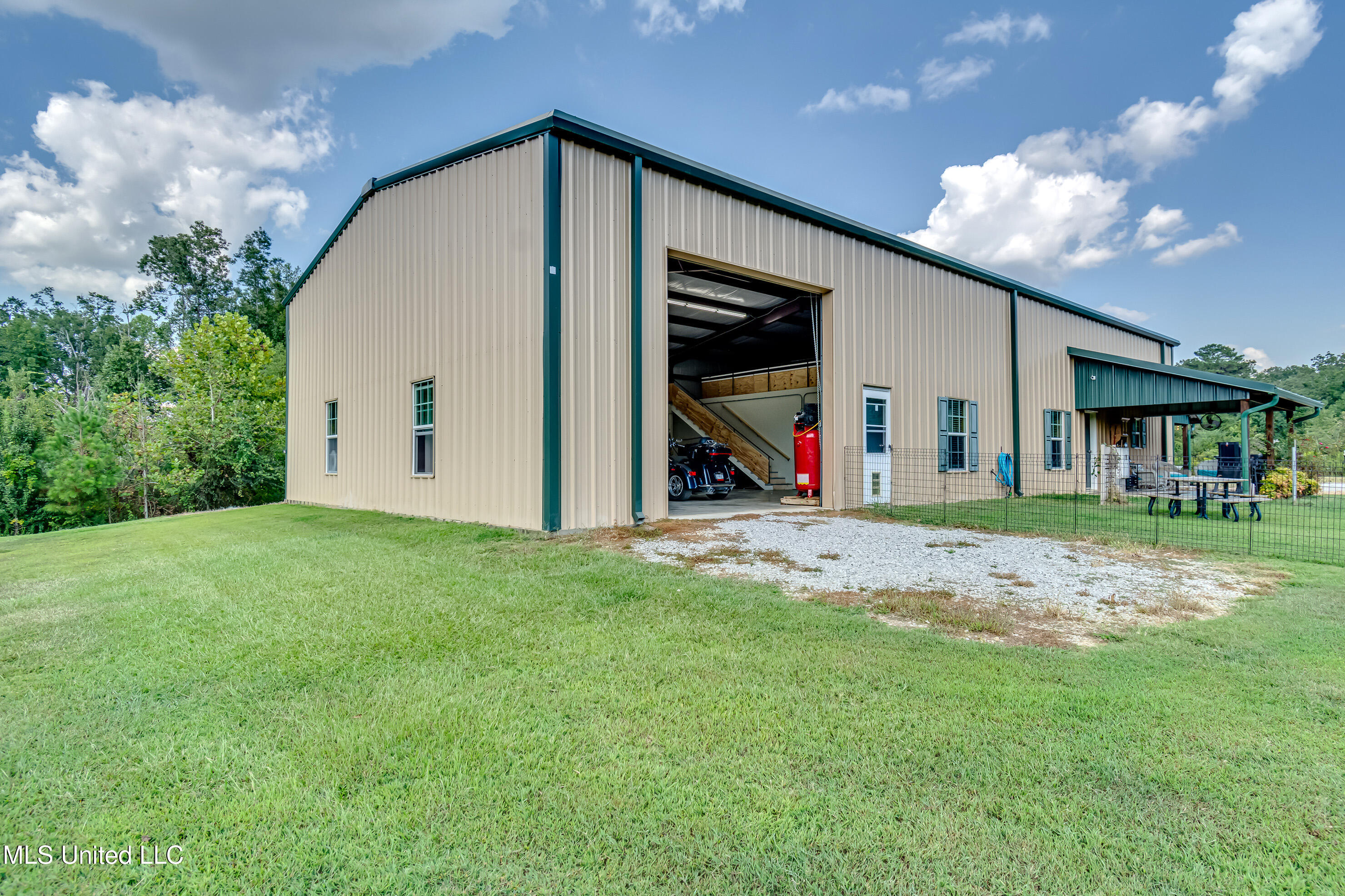 1998 Ms-16 West Property Photo 18