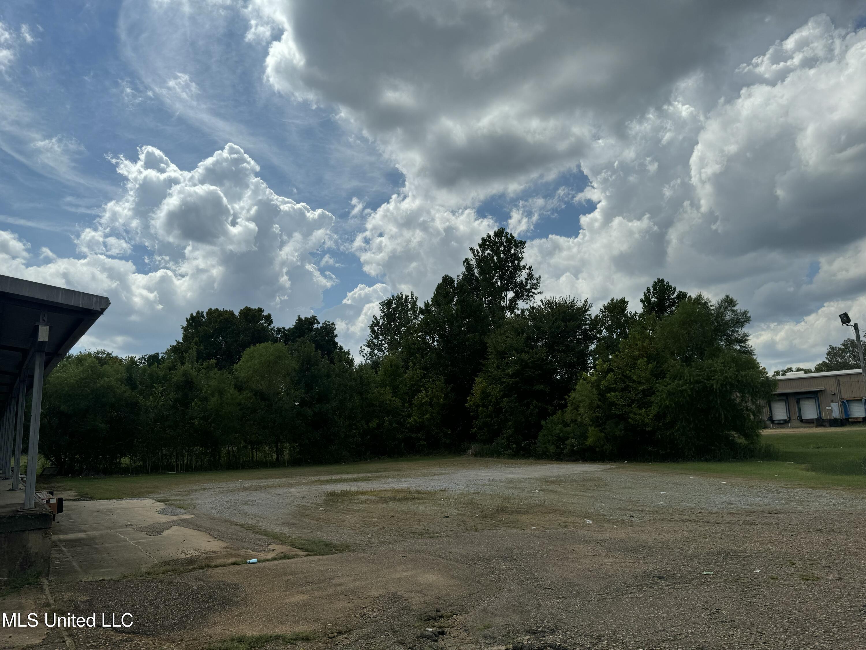 512 Matthews Drive Property Photo 27