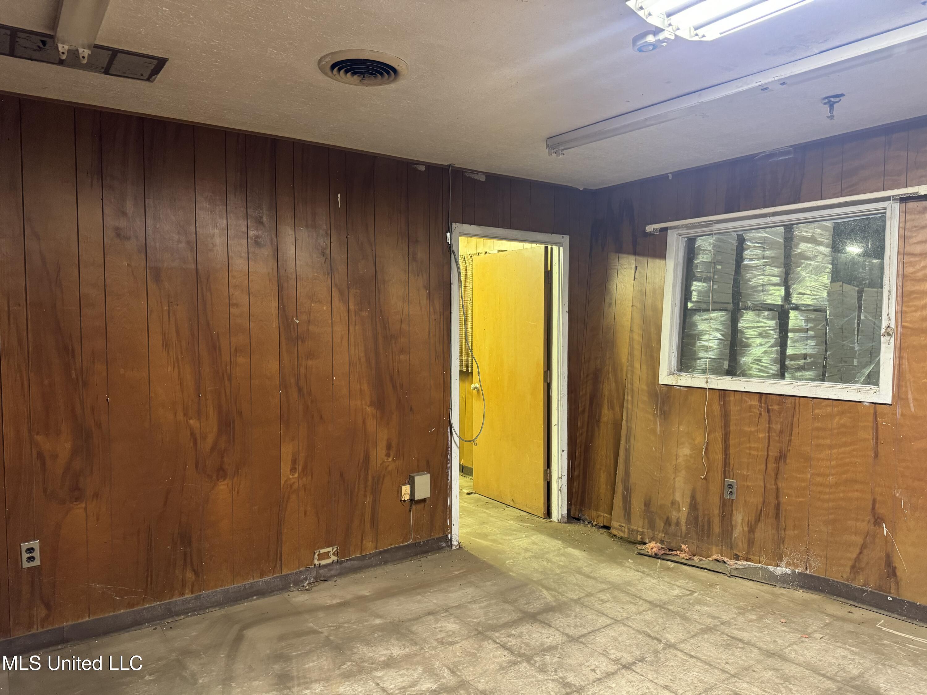 512 Matthews Drive Property Photo 32