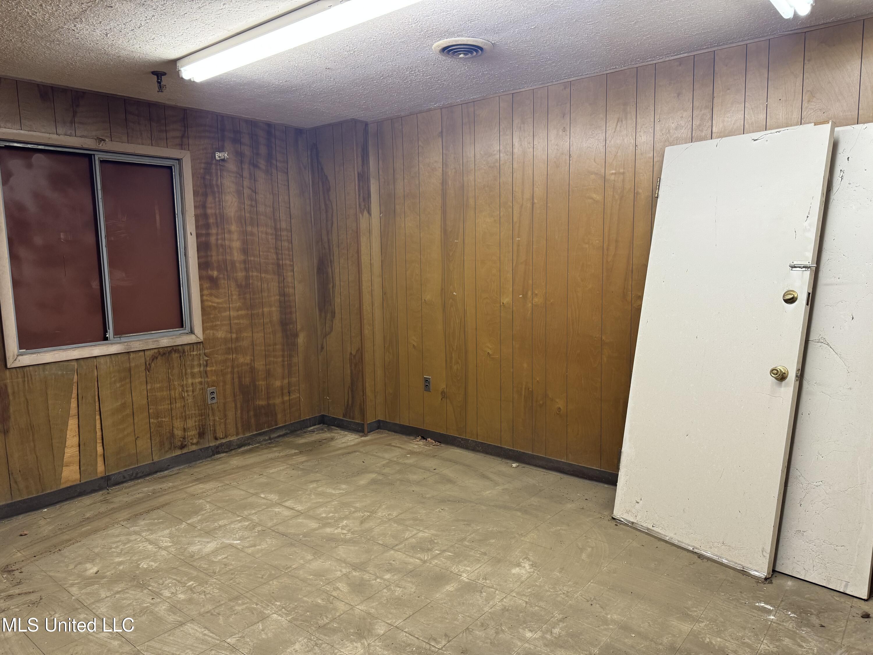 512 Matthews Drive Property Photo 33