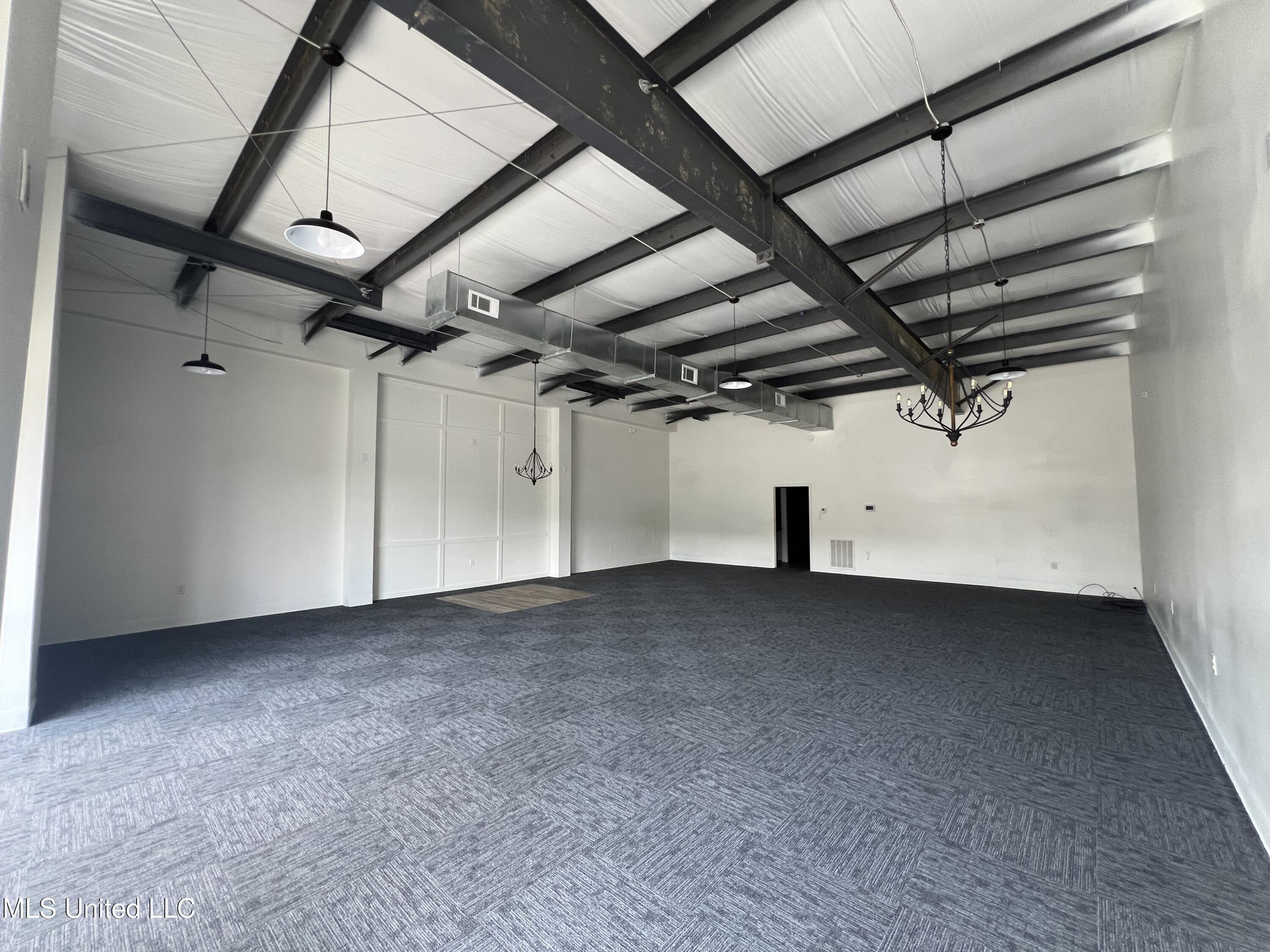5076 Lakeland Drive Property Photo 3