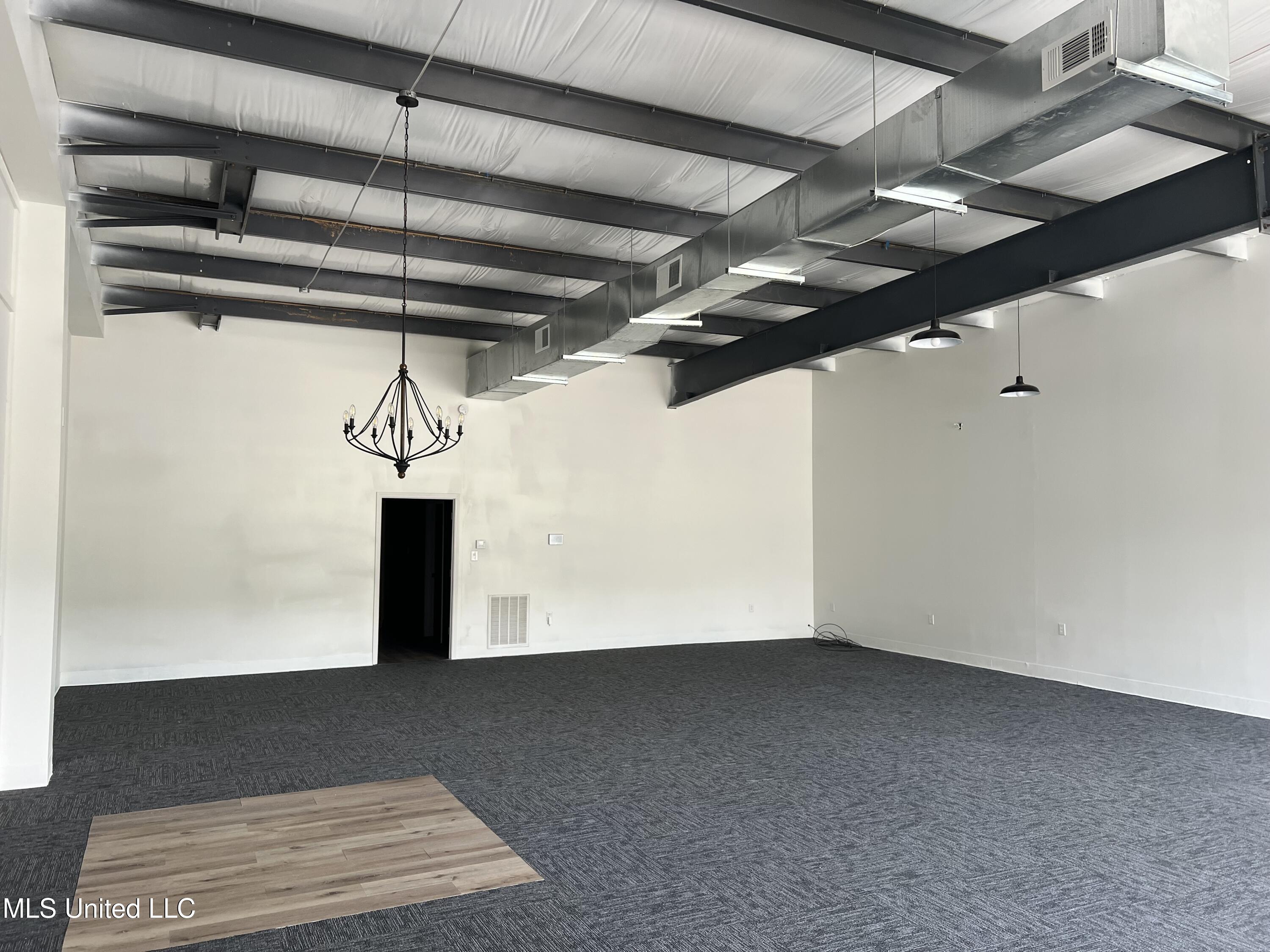 5076 Lakeland Drive Property Photo 15