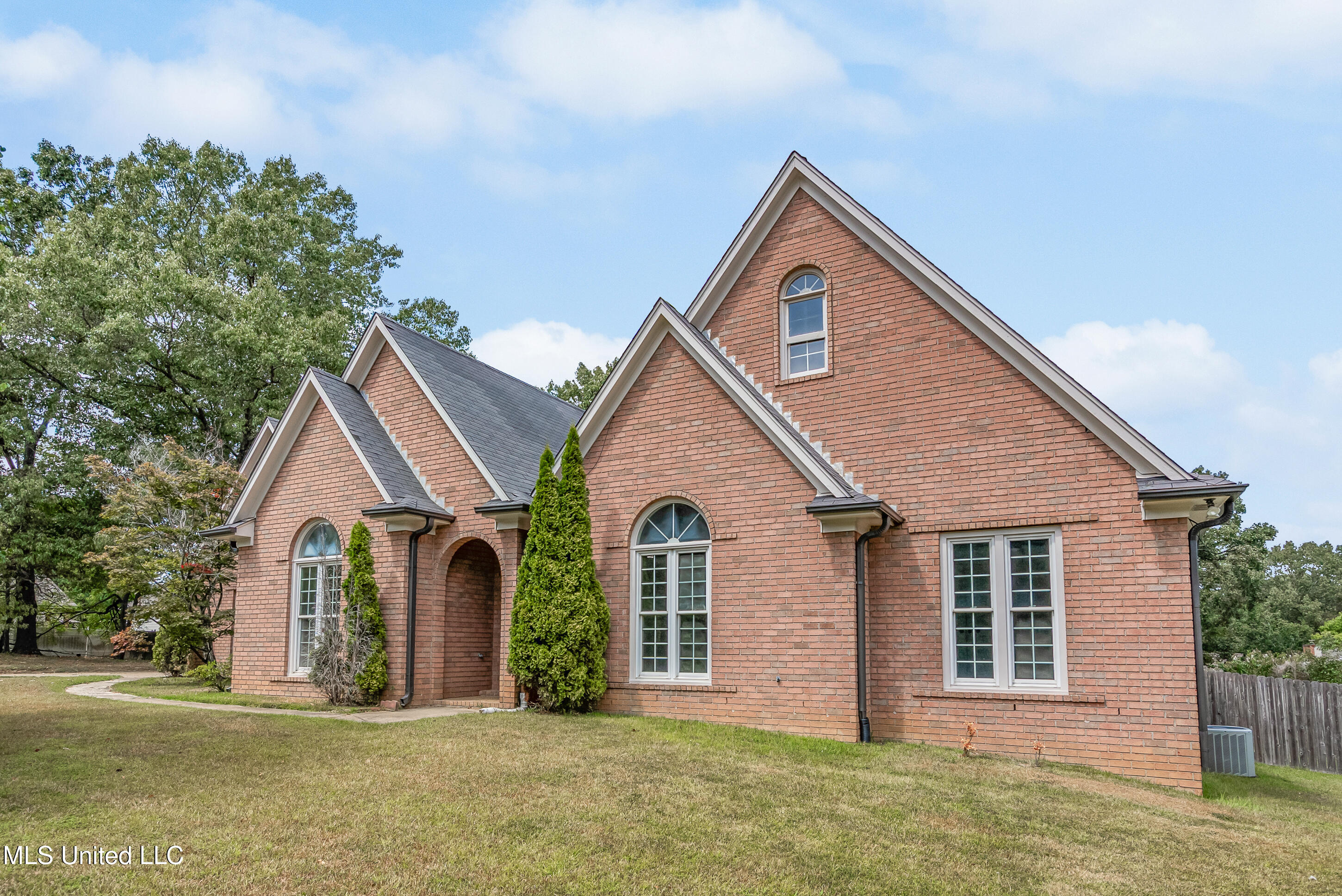 9344 Miranda Drive Property Photo 2