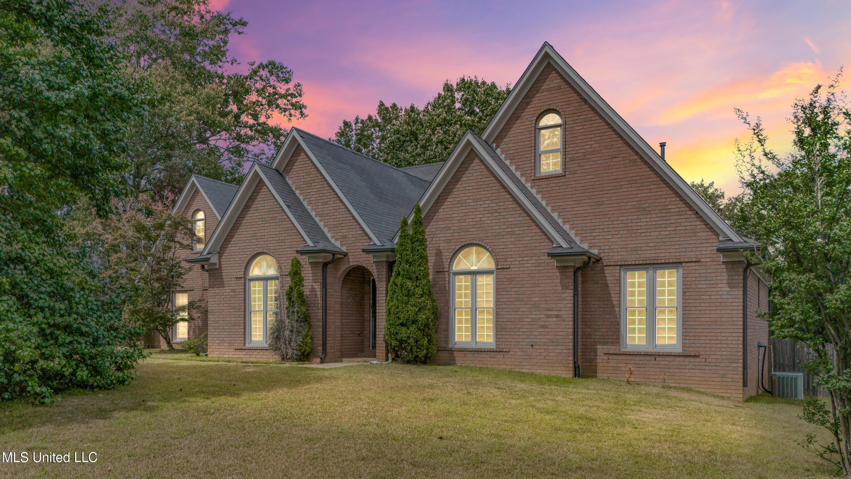 9344 Miranda Drive Property Photo 3