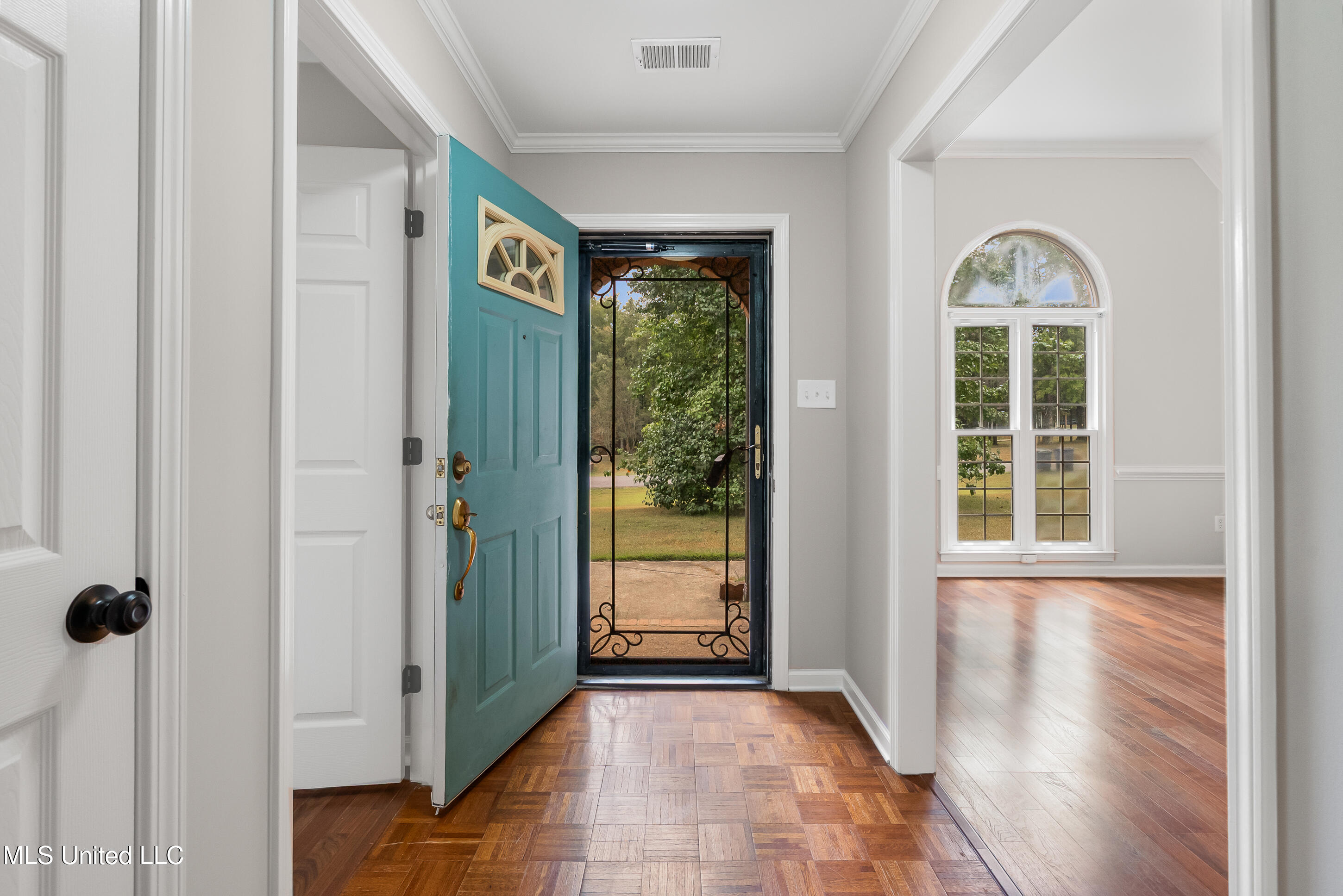 9344 Miranda Drive Property Photo 4