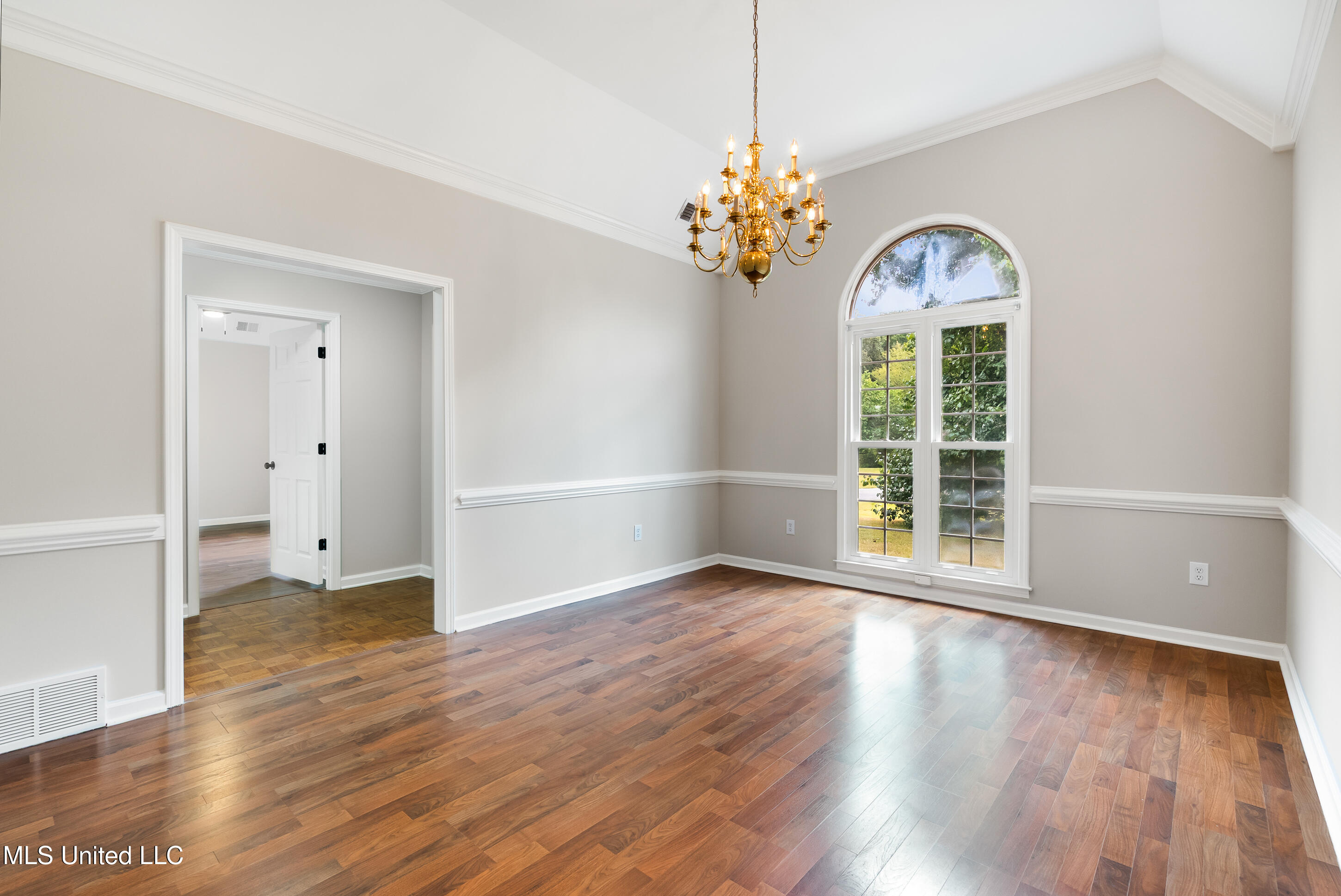 9344 Miranda Drive Property Photo 5