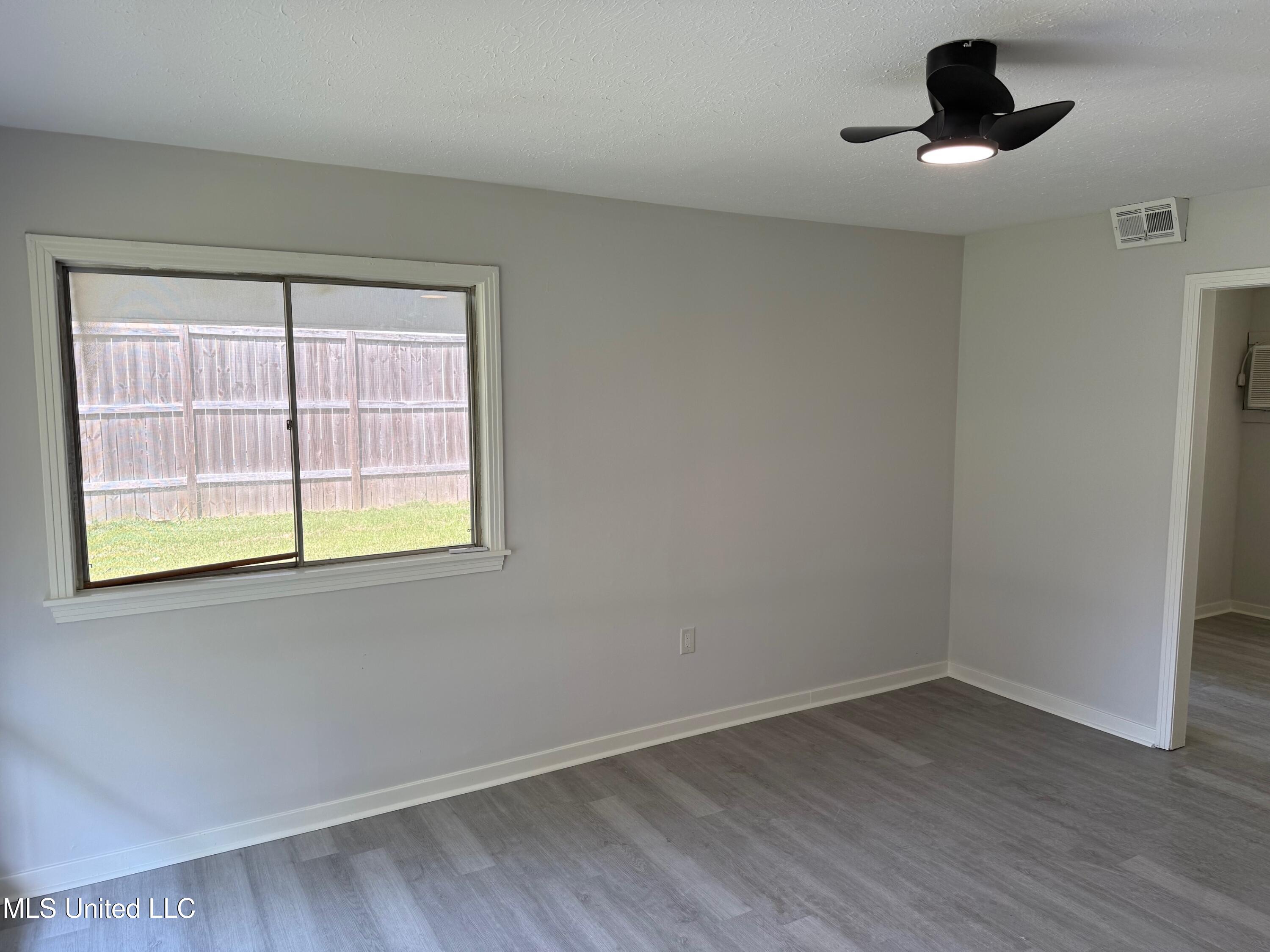 302 Saint Paul Street Property Photo 2