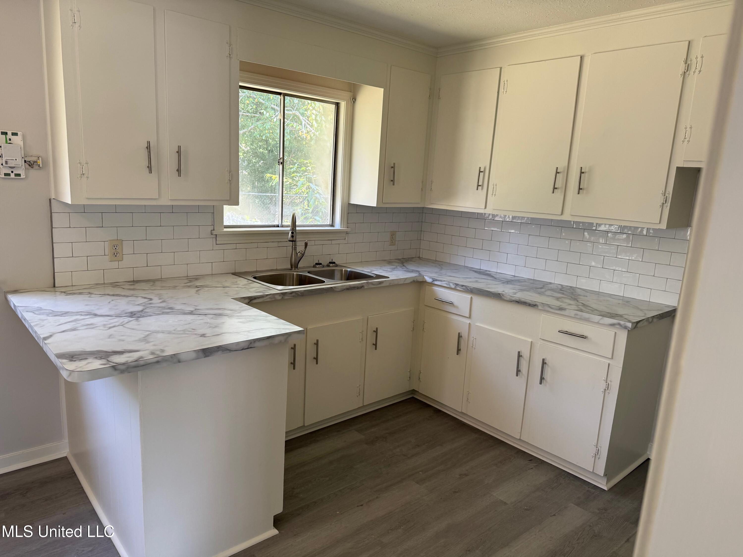 302 Saint Paul Street Property Photo 5