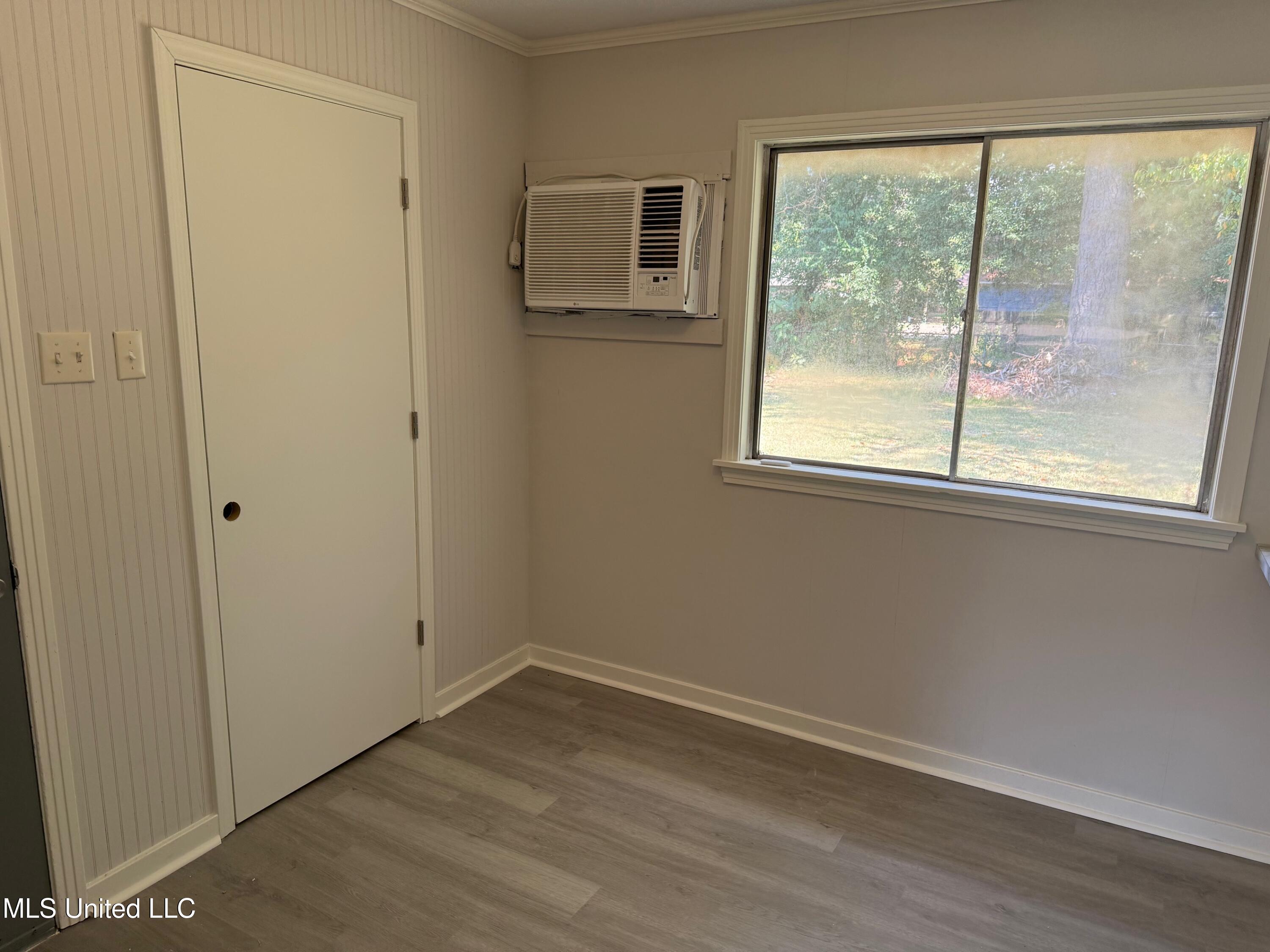 302 Saint Paul Street Property Photo 6