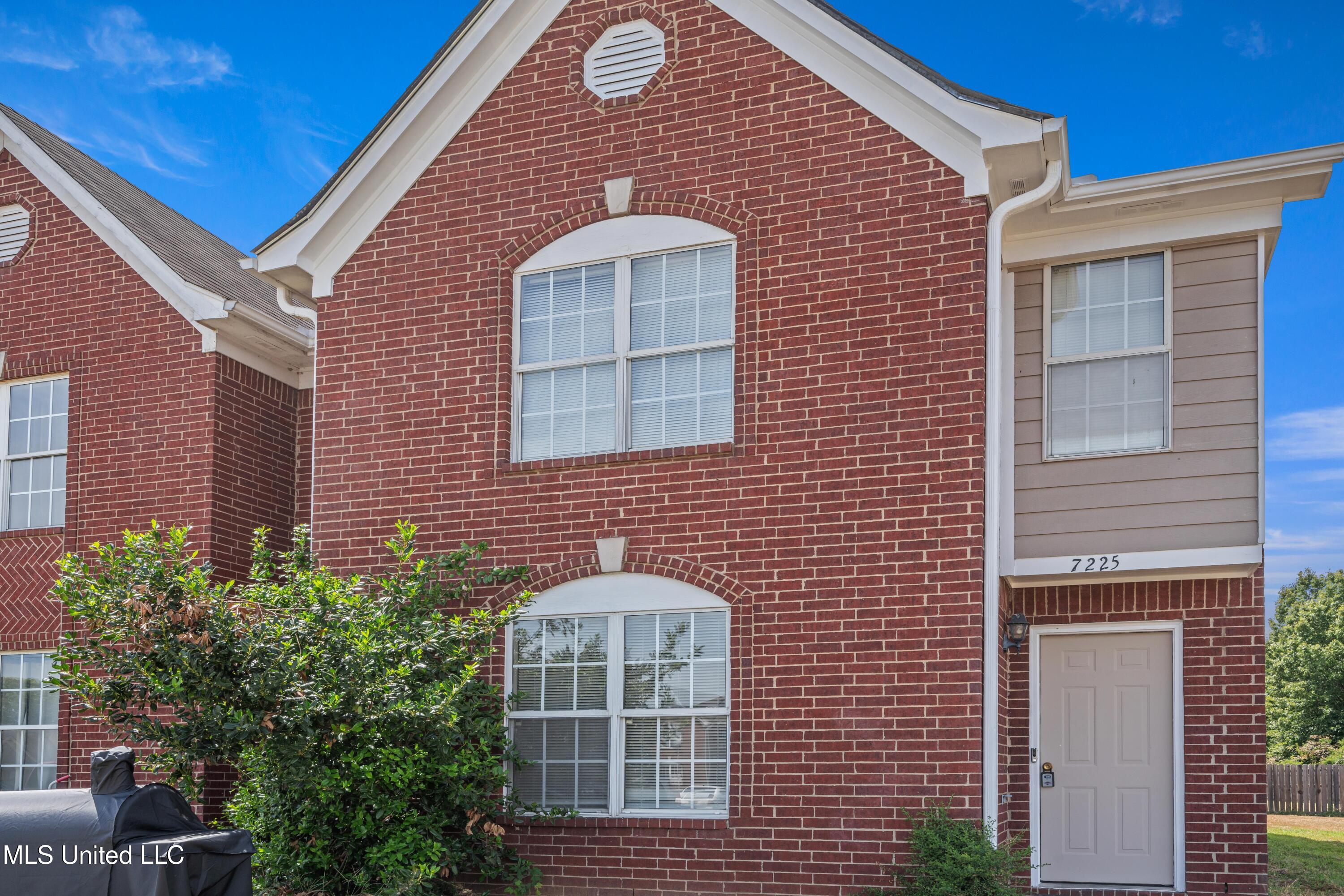 7225 Santa Fe Loop Property Photo 1