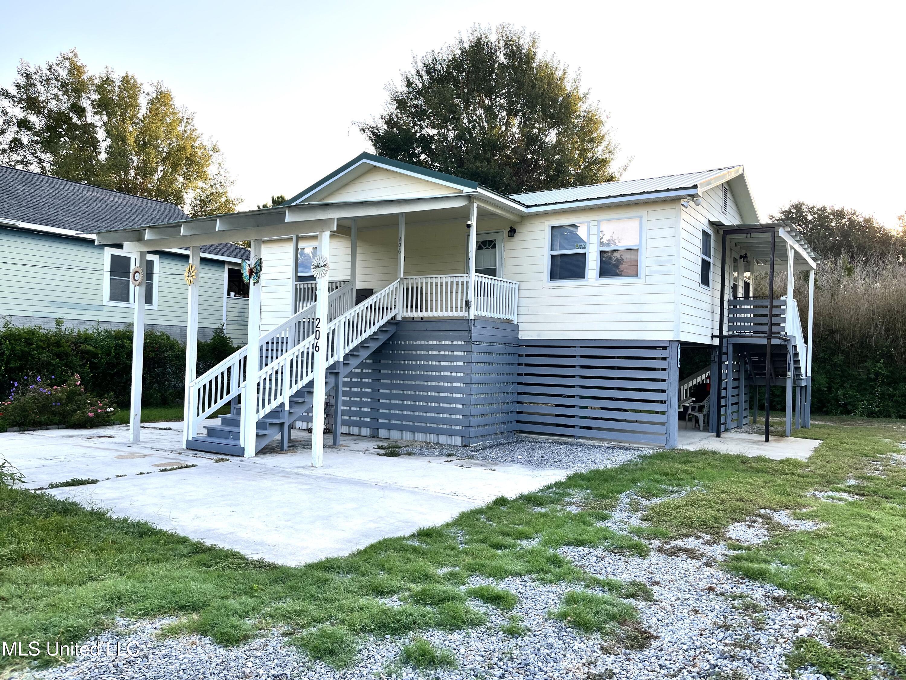 206 Gulf Drive Property Photo 1