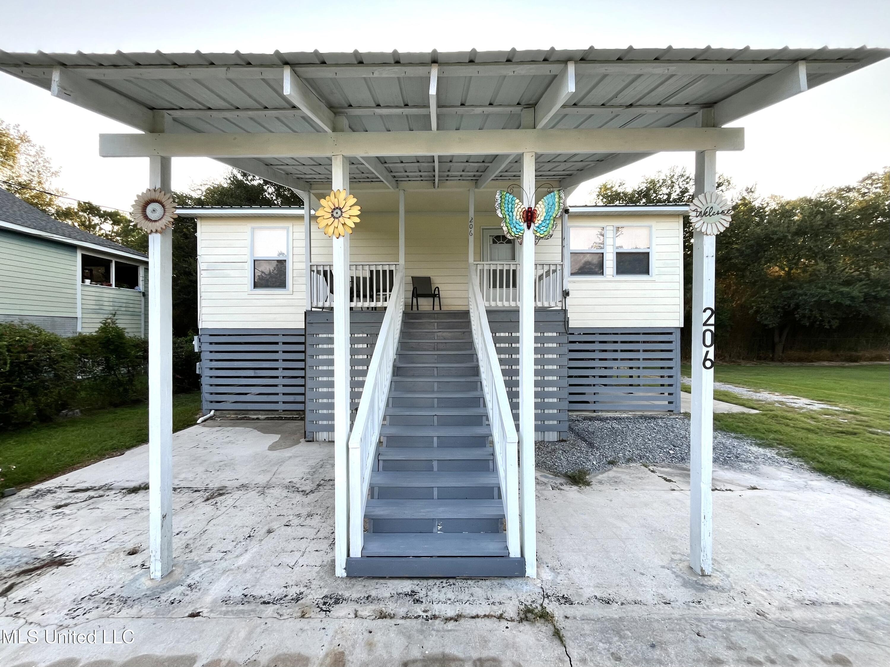 206 Gulf Drive Property Photo 3