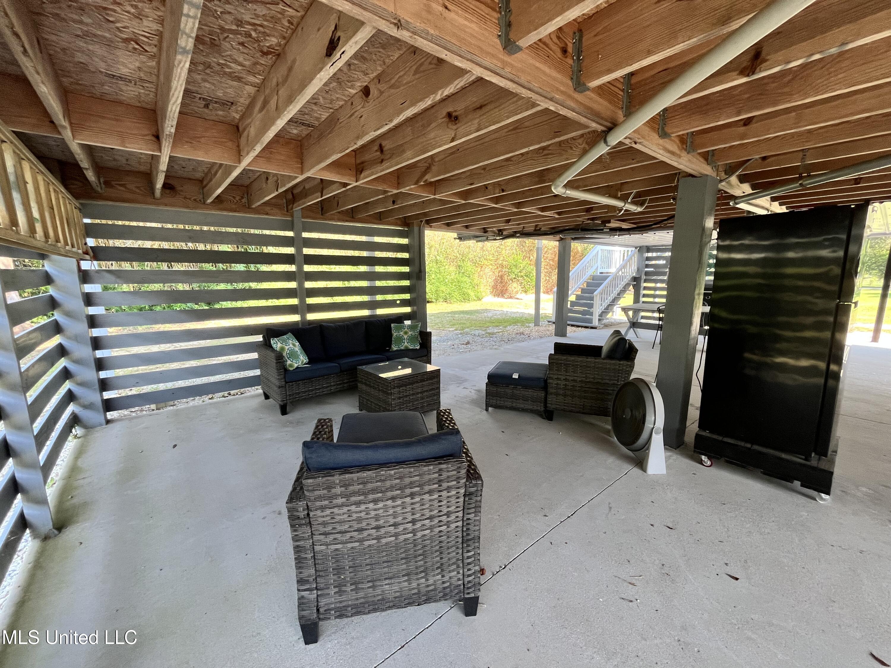 206 Gulf Drive Property Photo 14
