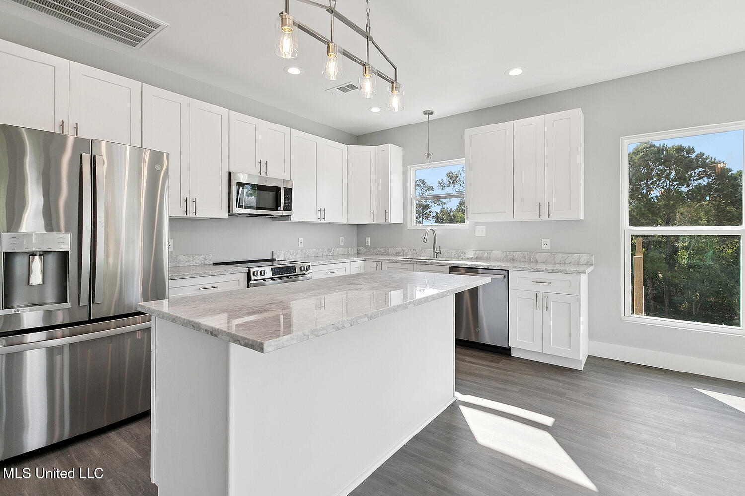 5019 Colorado Street Property Photo 4