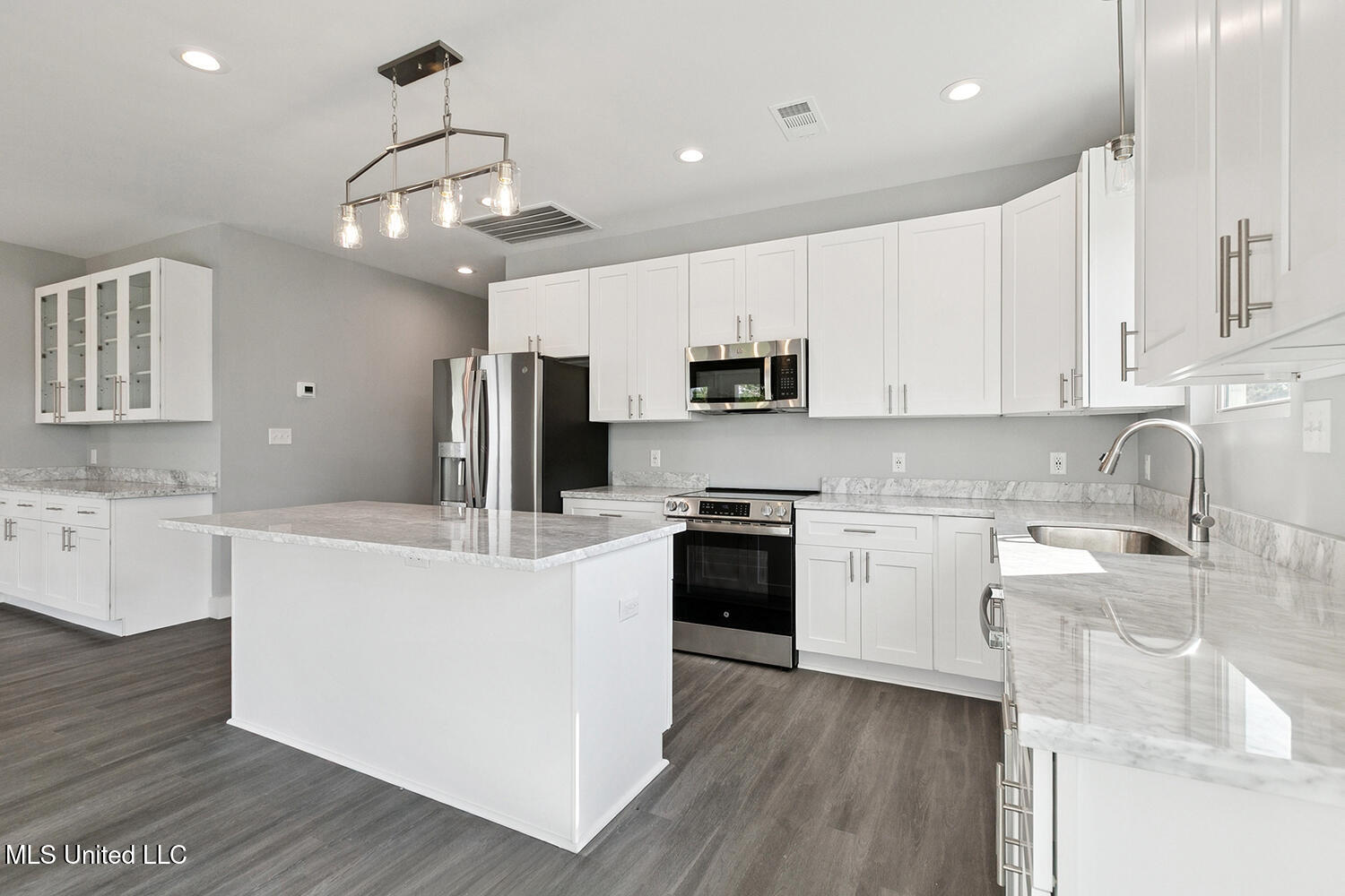 5019 Colorado Street Property Photo 6