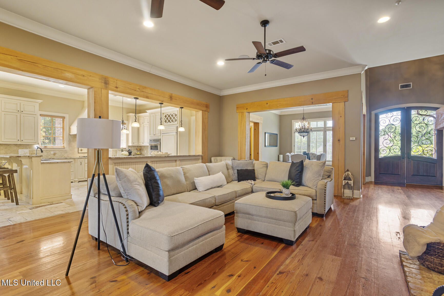 430 Johnstone Drive Property Photo 3